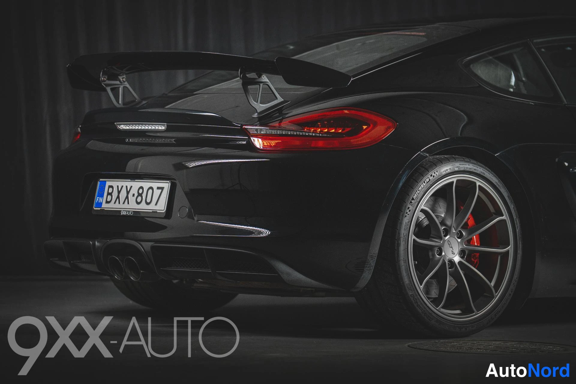 Musta Porsche Cayman 2016, ulkokuva 10