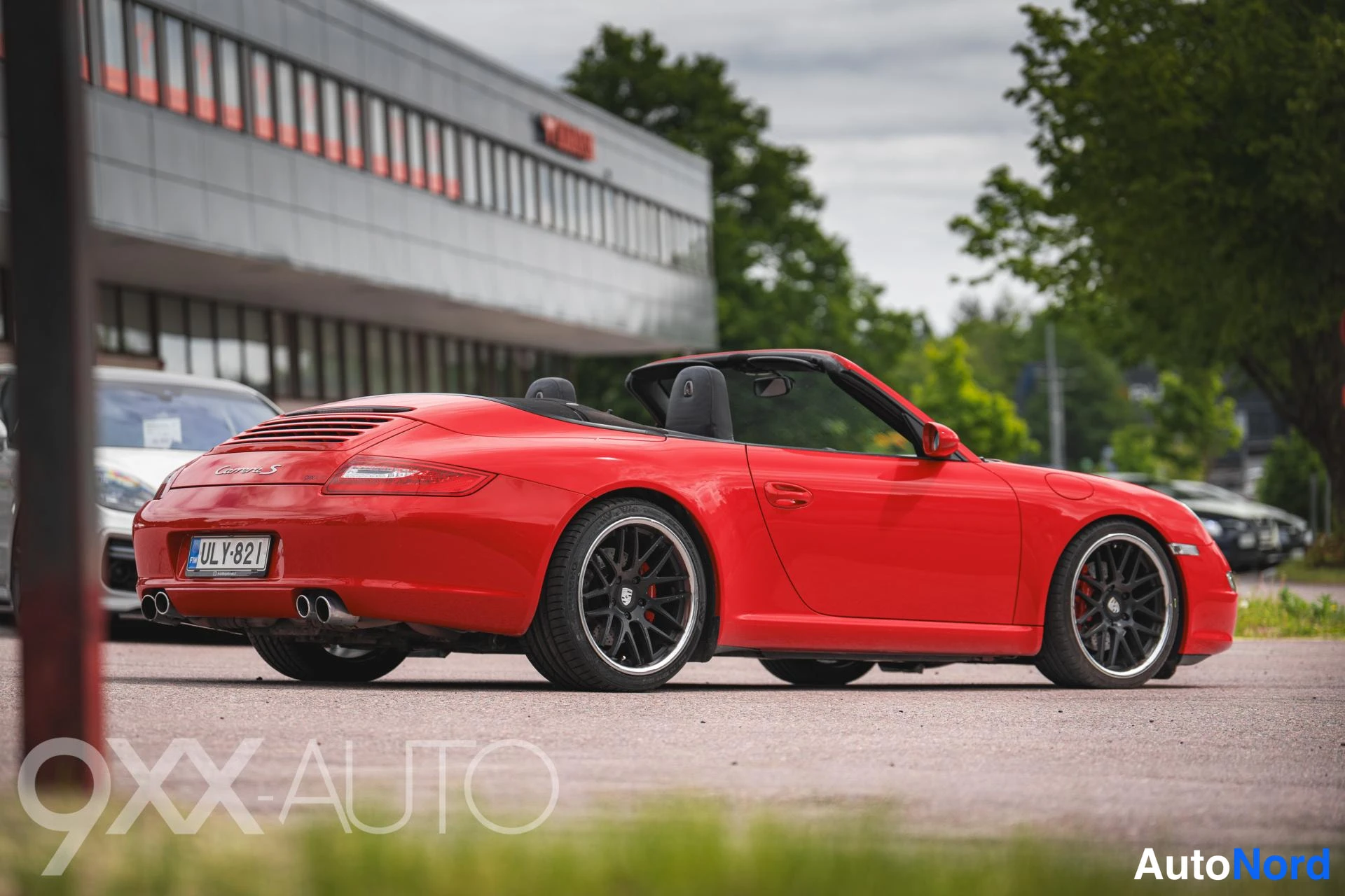 Punainen Porsche 911 2005, ulkokuva 3