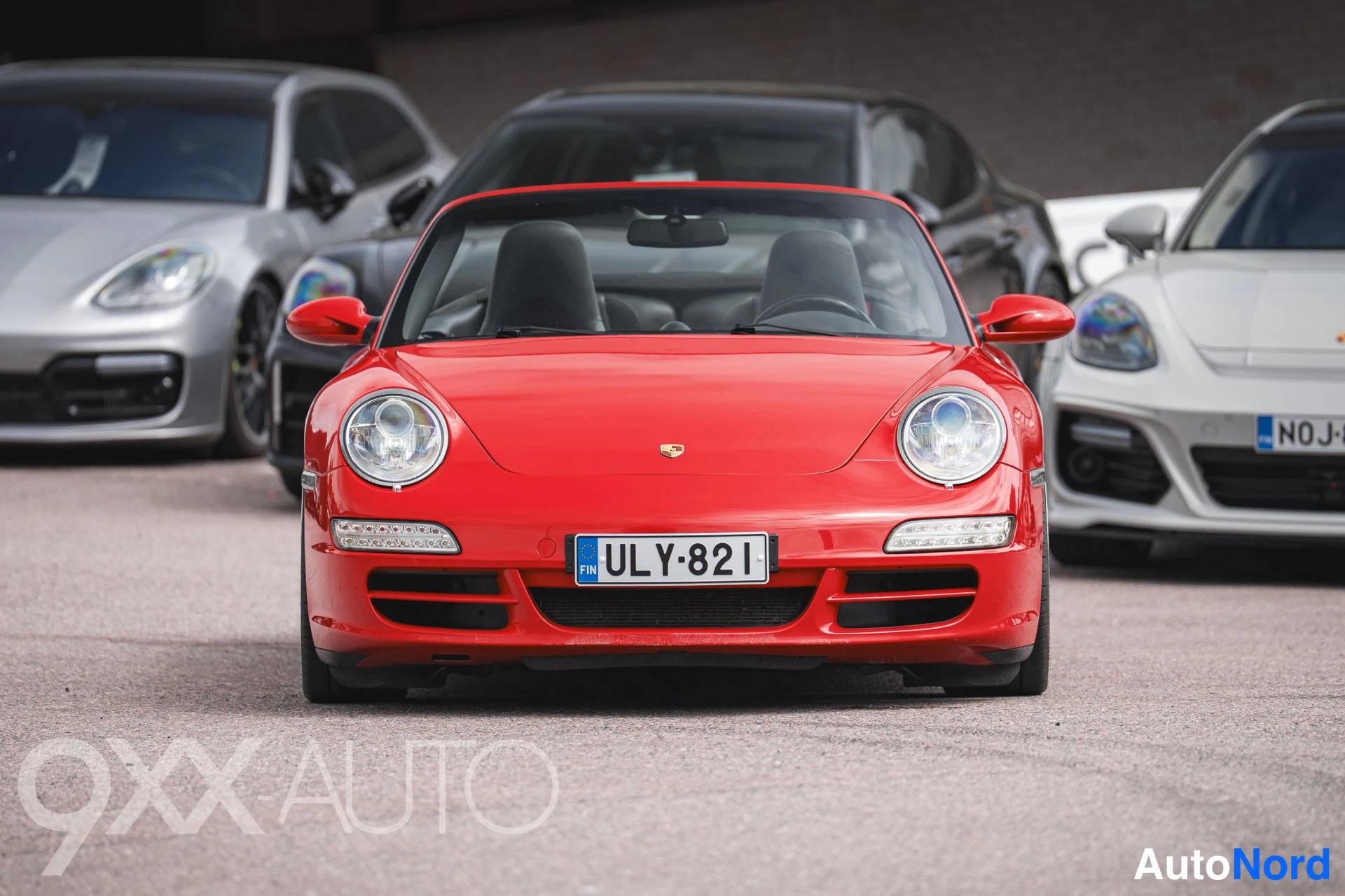 Punainen Porsche 911 2005, ulkokuva 4
