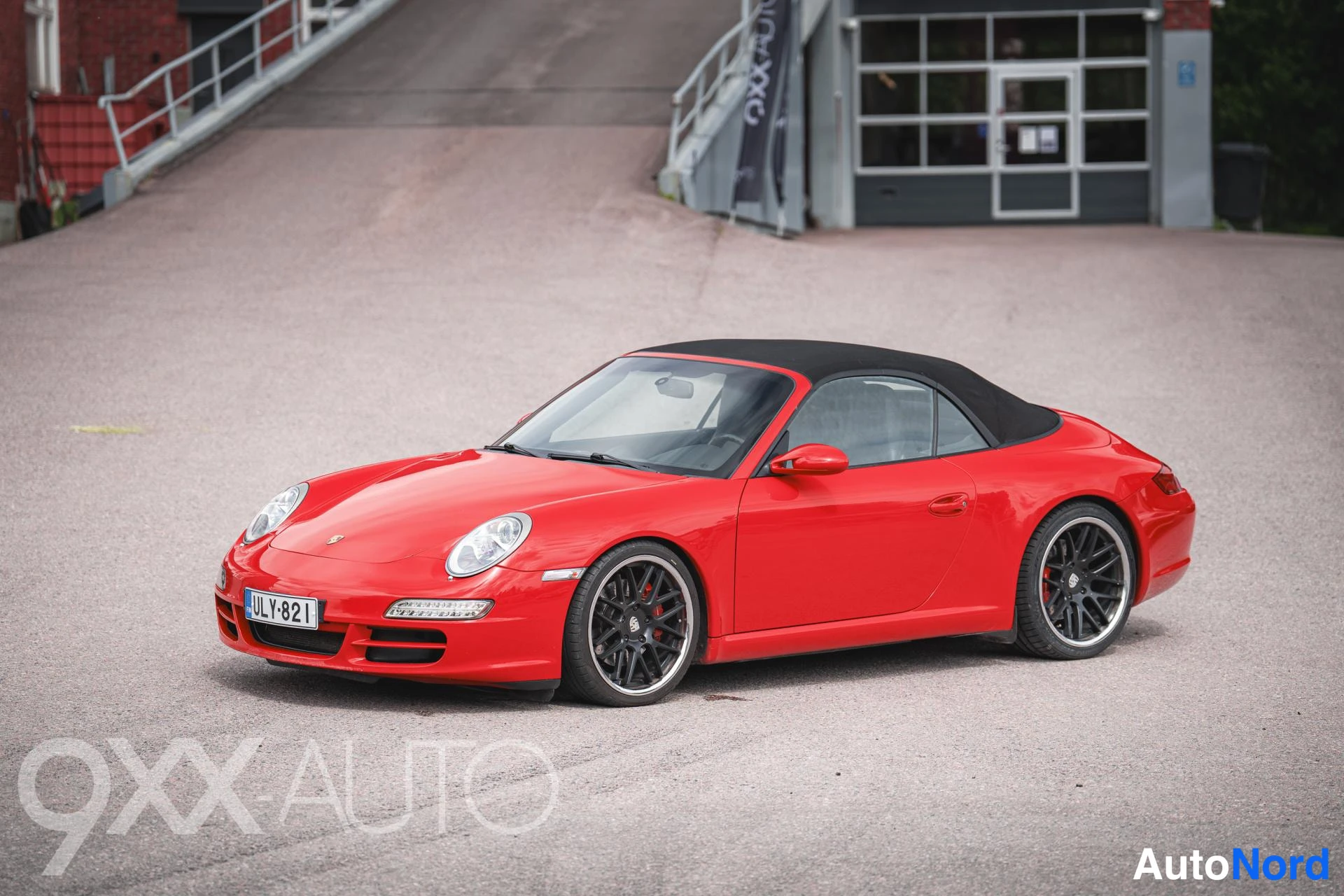 Punainen Porsche 911 2005, ulkokuva 8