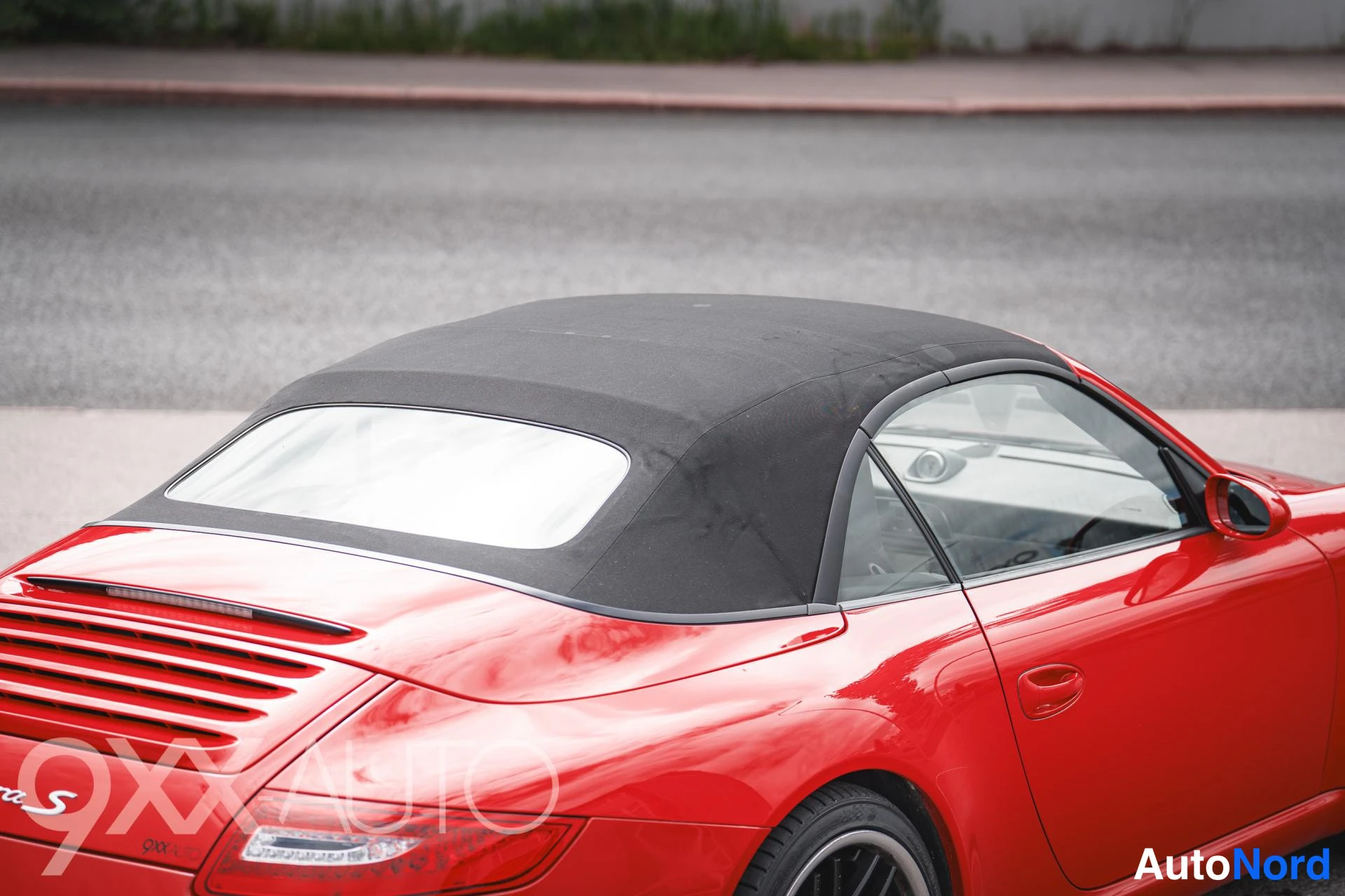 Punainen Porsche 911 2005, ulkokuva 10