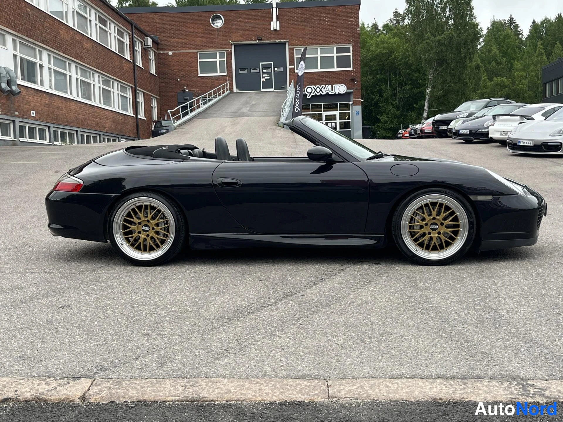 Musta Porsche Carrera 2002, ulkokuva 14