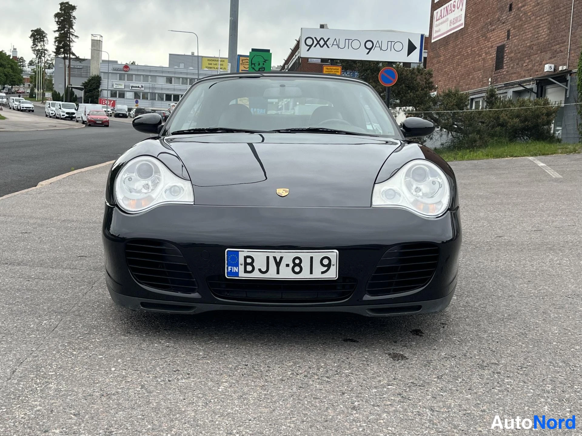 Musta Porsche Carrera 2002, ulkokuva 8