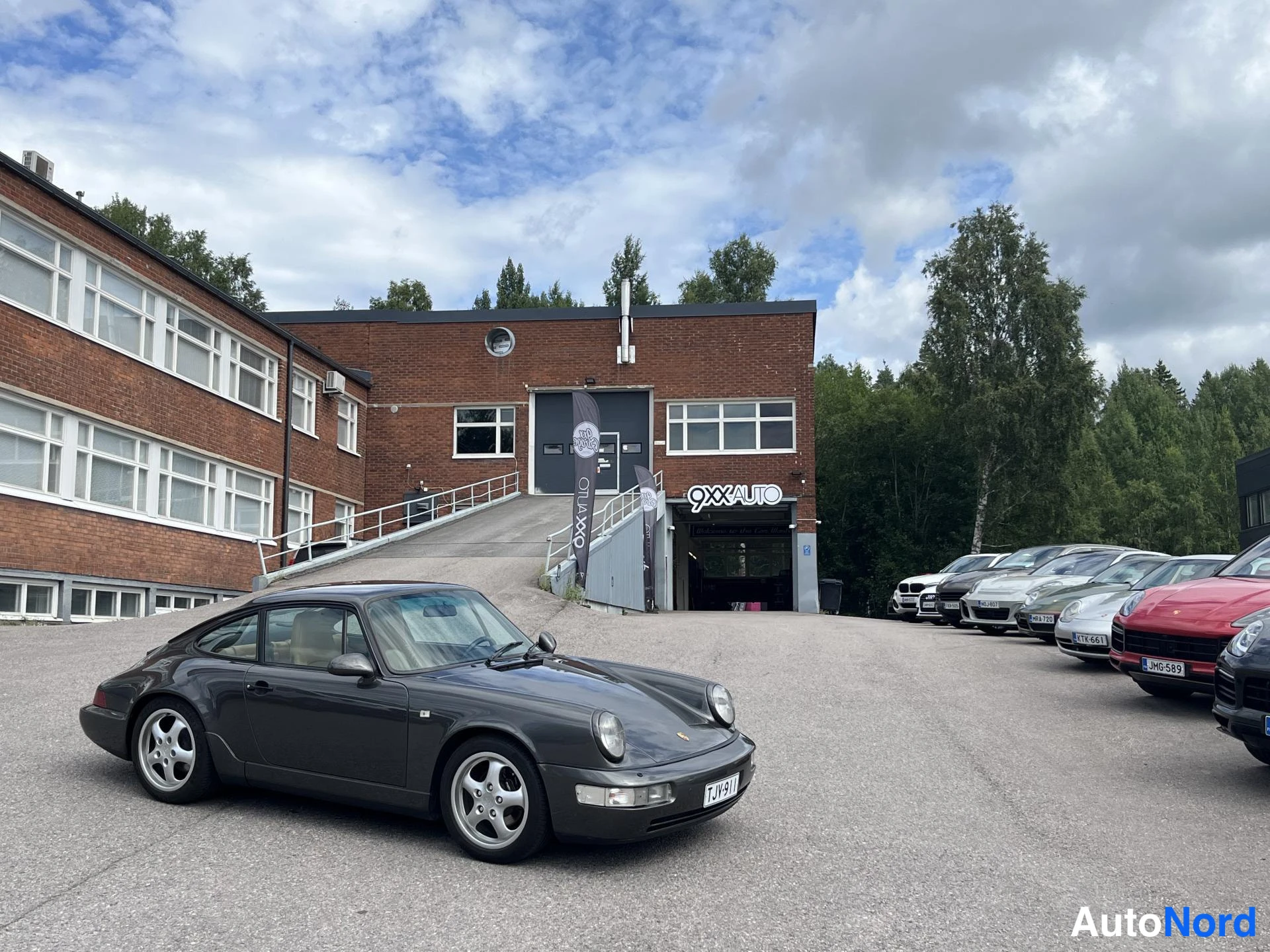 Harmaa Porsche 964 1989, ulkokuva 1