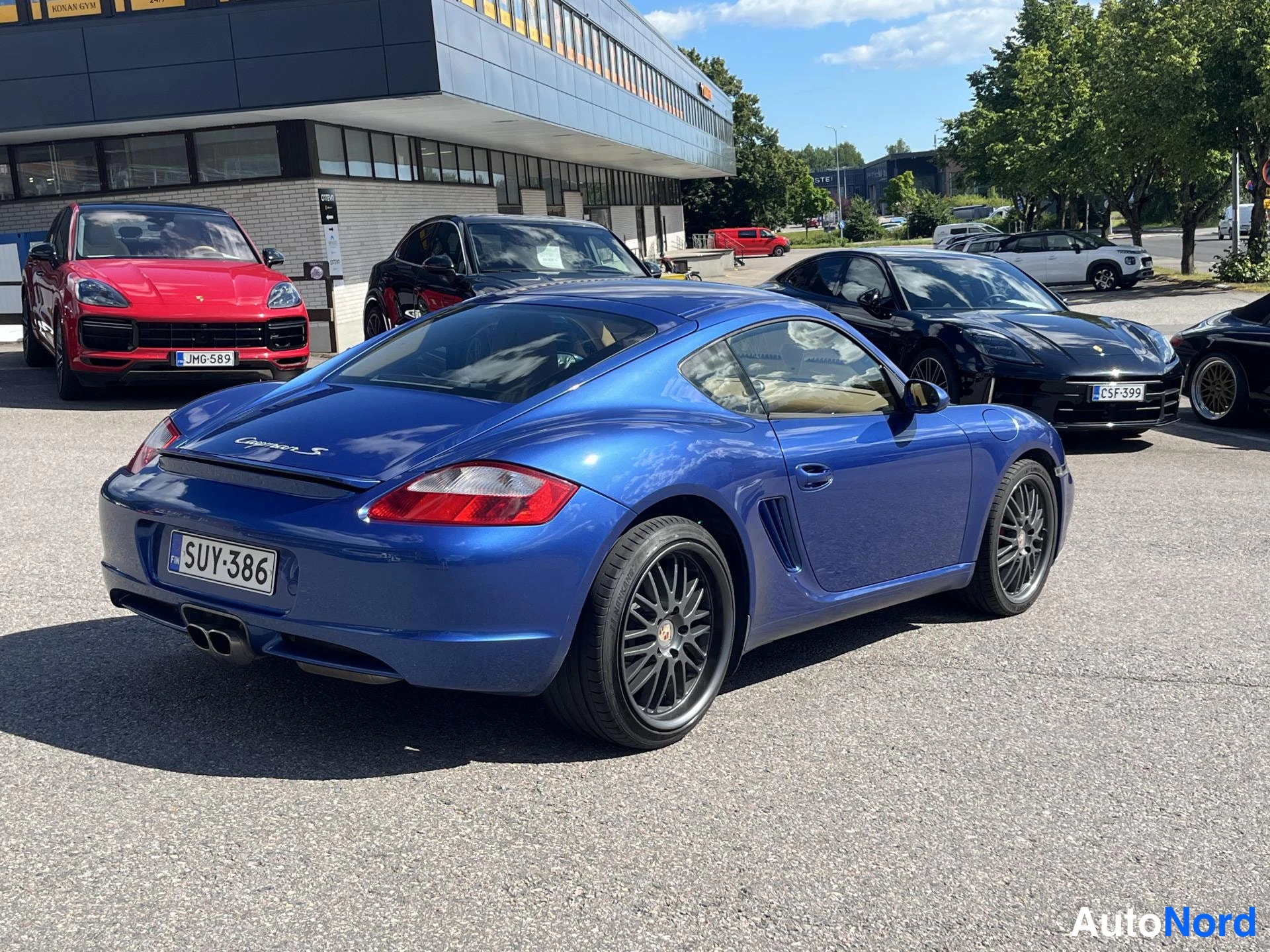 Sininen Porsche Cayman 2005, ulkokuva 3