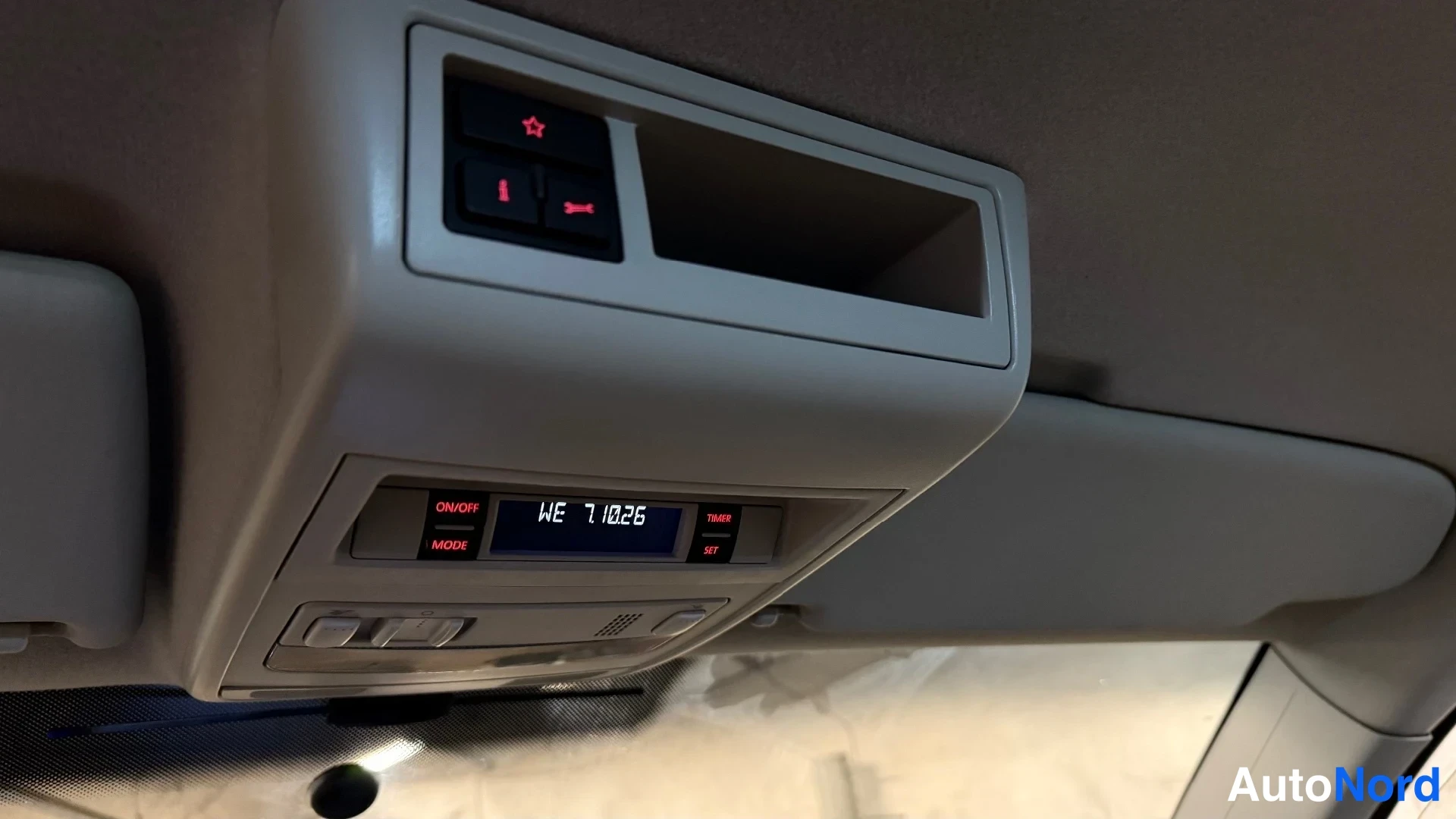 Valkoinen Volkswagen Transporter 2013, kuva 26