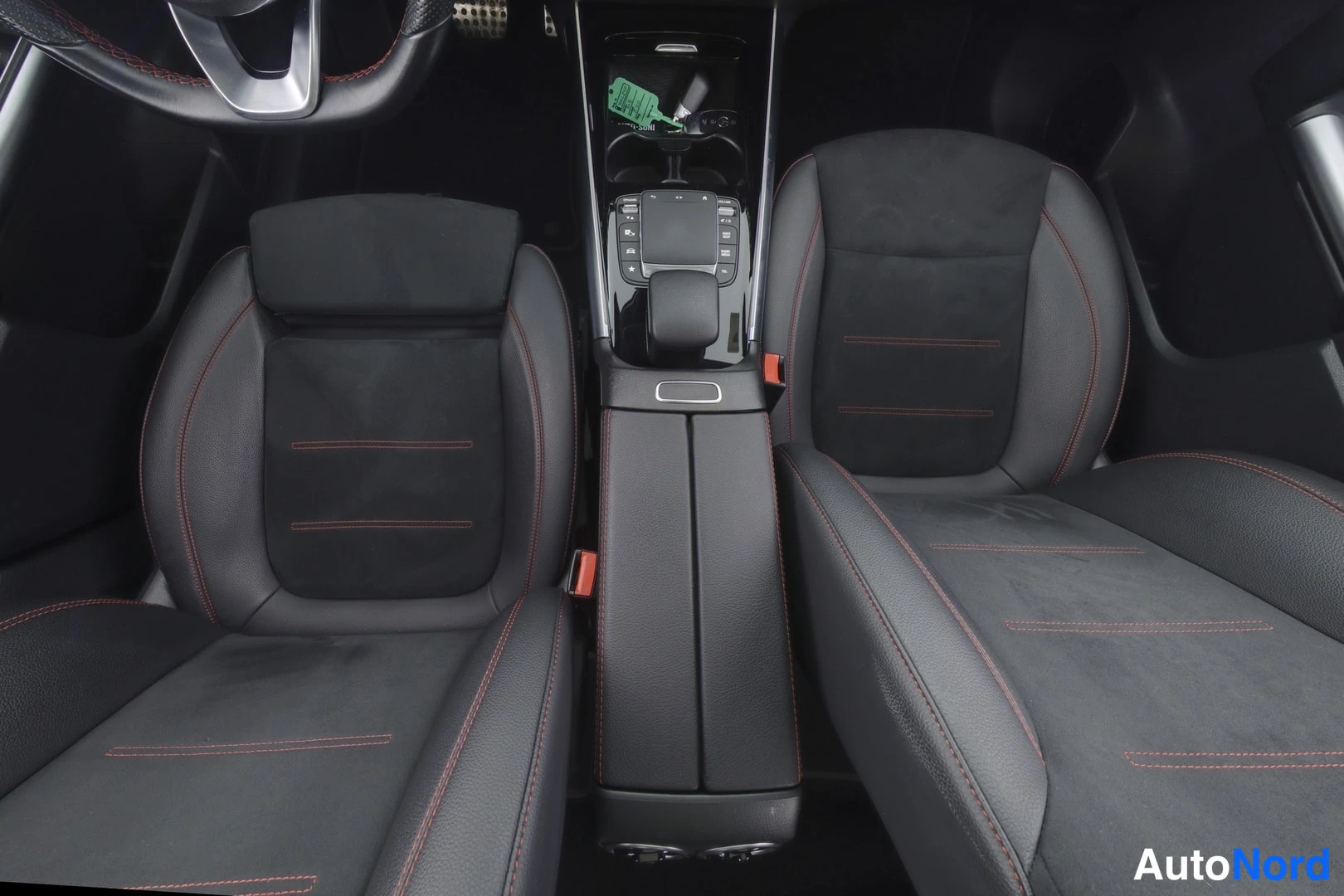 Musta Mercedes-Benz EQA 2023, etuistuimet, kuva 10