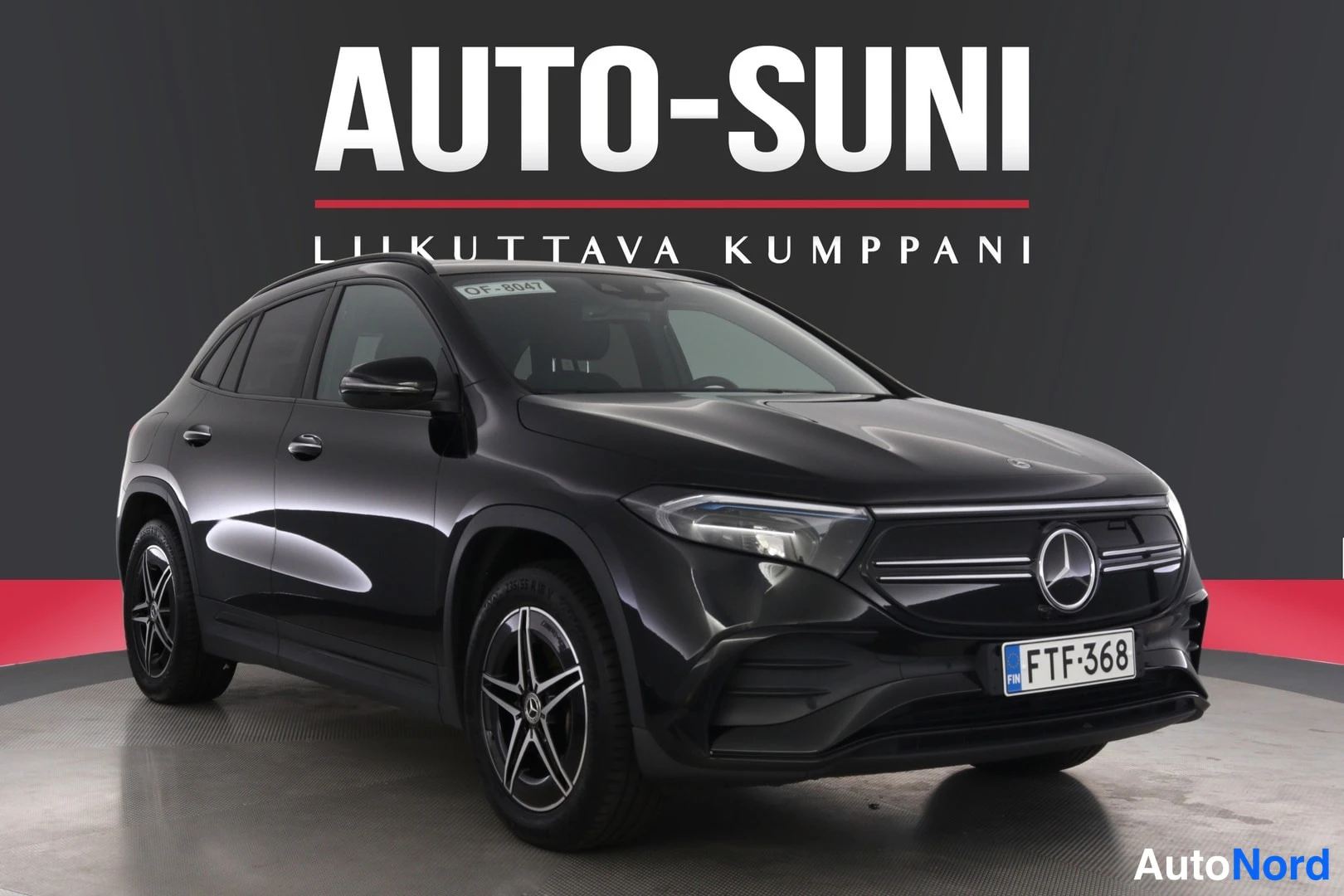 Musta Mercedes-Benz EQA 2023, etuviisto, keula oikealle, kuva 3