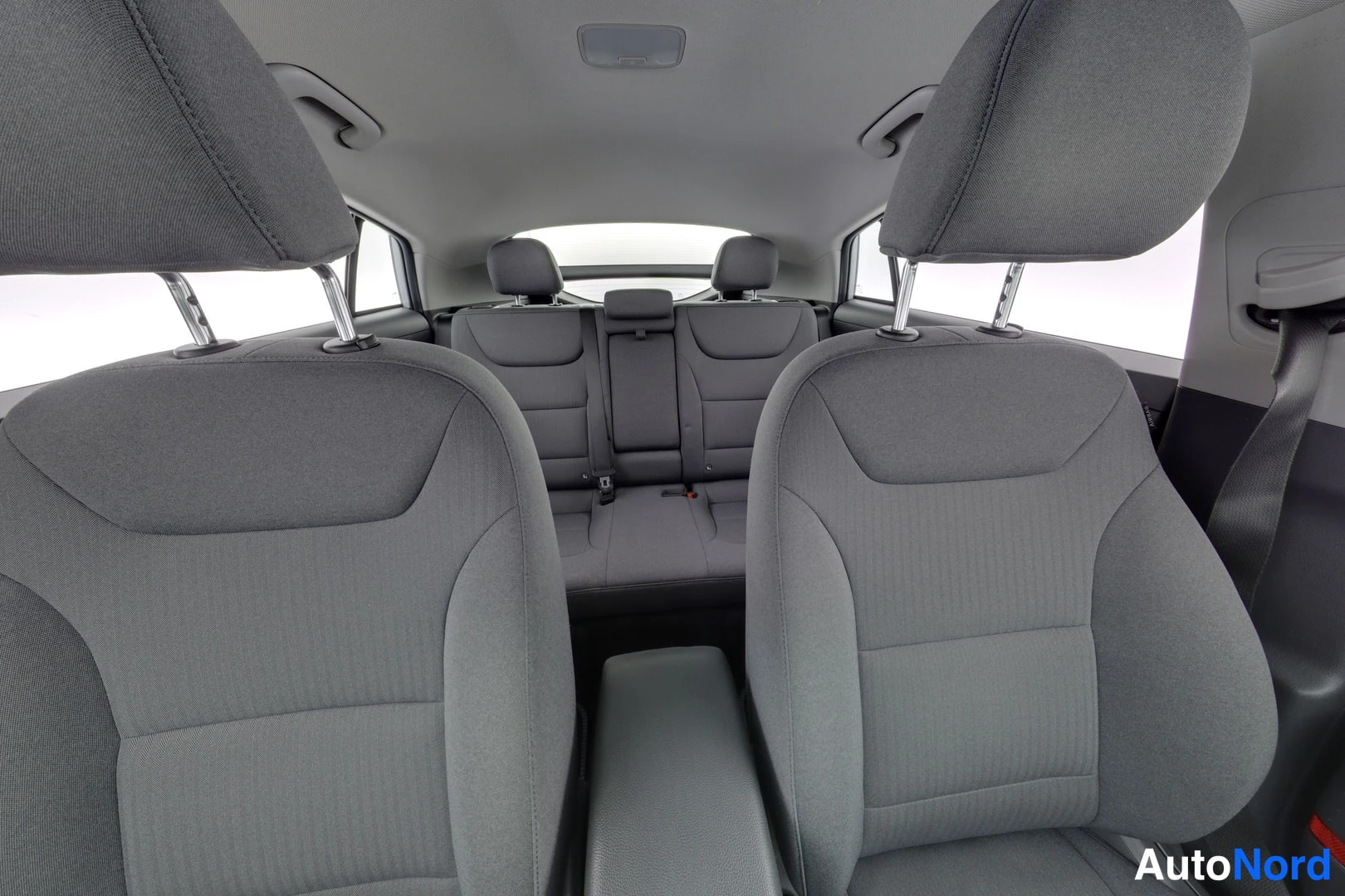 Valkoinen Hyundai IONIQ 2020, takaistuimet, kuva 10