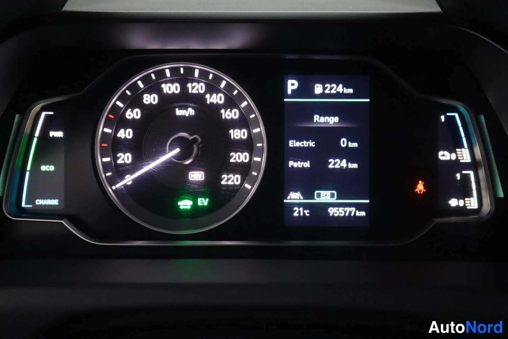 Valkoinen Hyundai IONIQ 2020, yksityiskohta, kuva 11