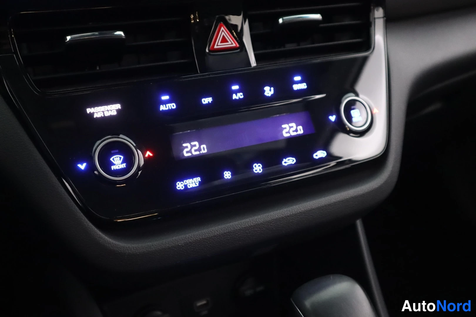 Valkoinen Hyundai IONIQ 2020, yksityiskohta, kuva 15