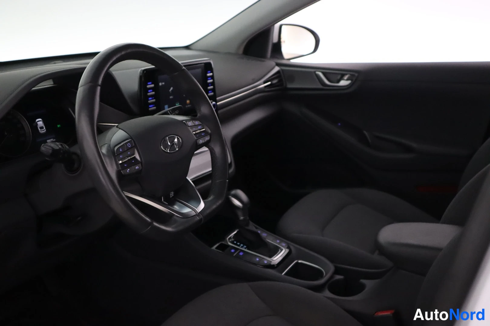 Valkoinen Hyundai IONIQ 2020, kuva 22