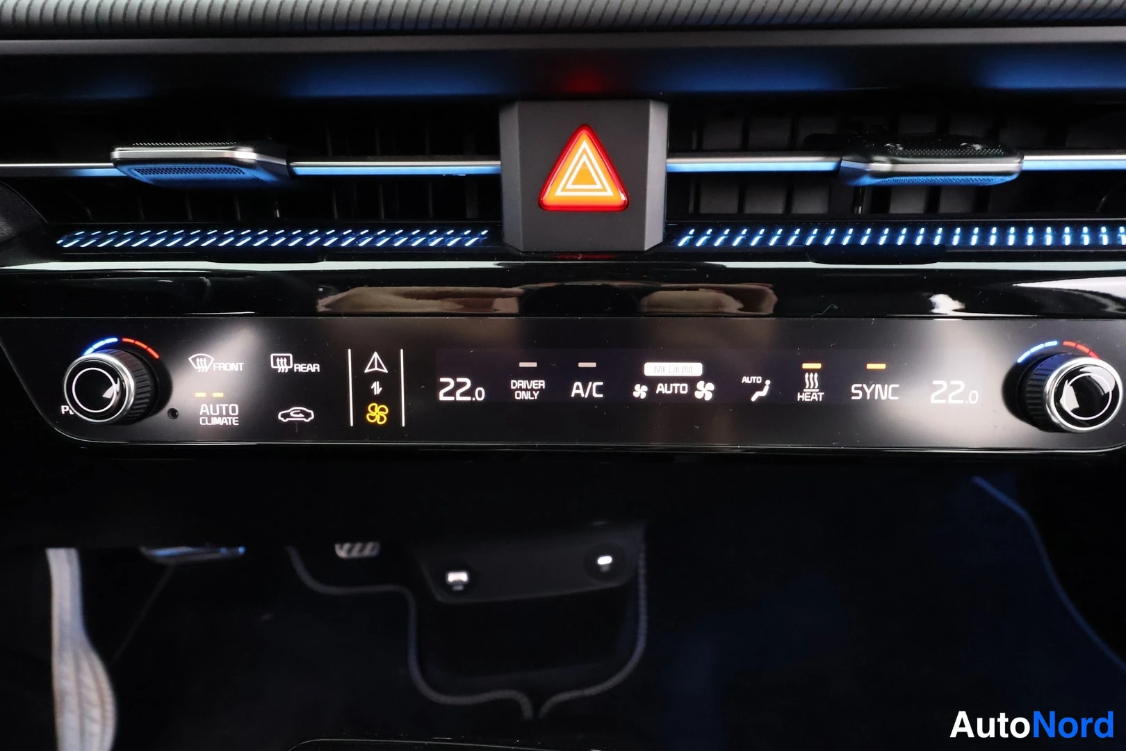 Valkoinen Kia EV6 2024, yksityiskohta, kuva 11