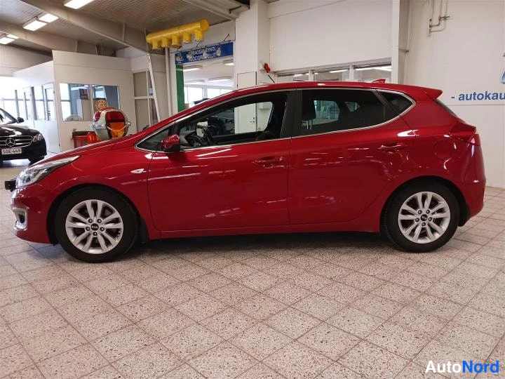 Punainen KIA cee'd 2017, etuviisto, keula vasemmalle, kuva 2