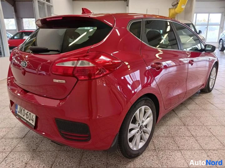 Punainen KIA cee'd 2017, takaviisto, kuva 6