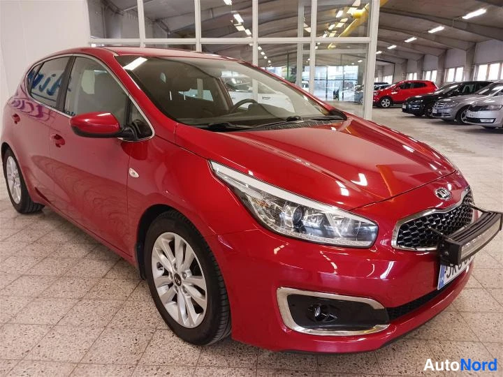 Punainen KIA cee'd 2017, etuviisto, keula oikealle, kuva 3