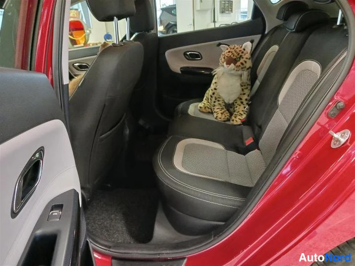 Punainen KIA cee'd 2017, takaistuimet, kuva 10