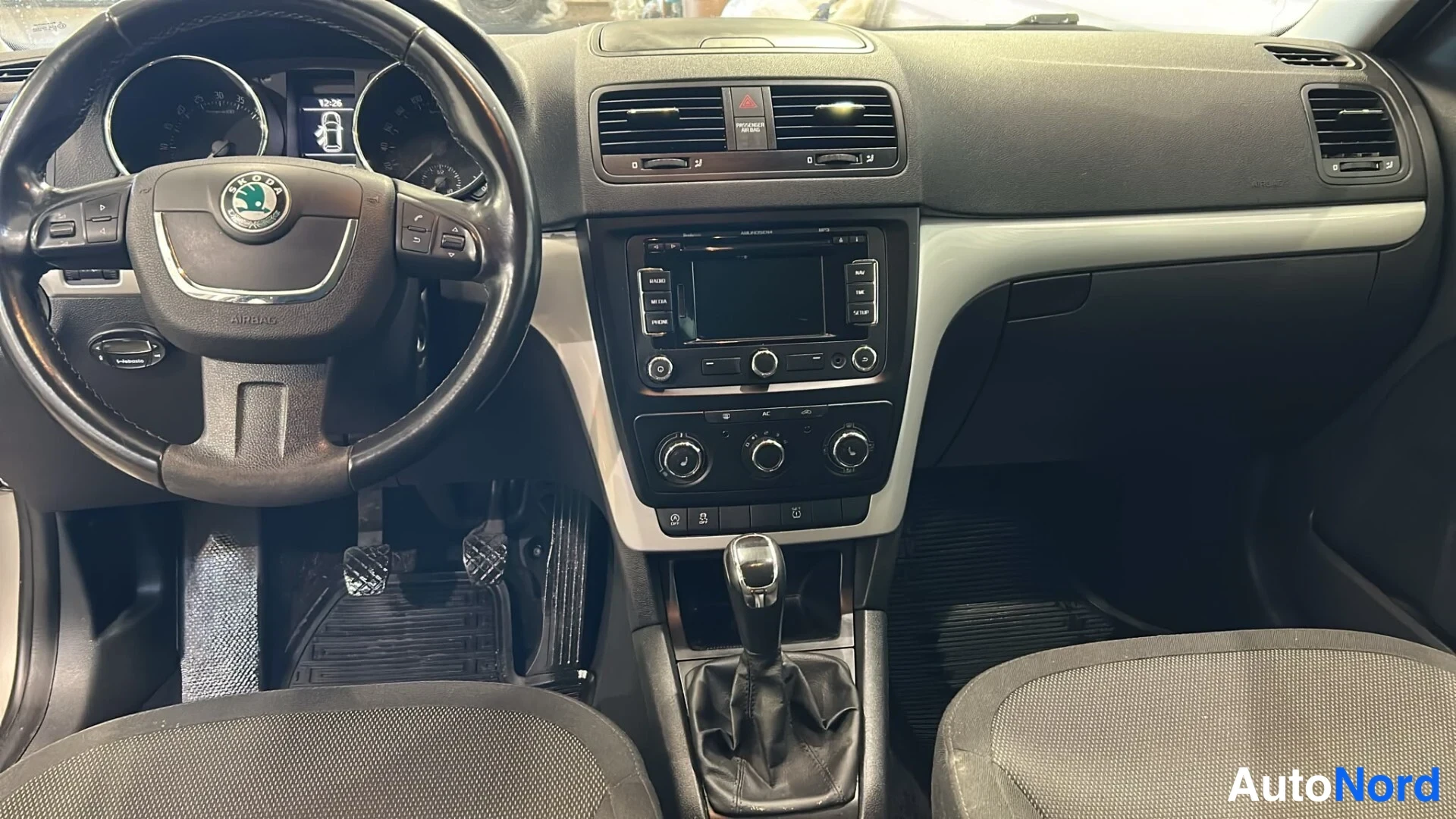 Beige Skoda Yeti 2013, kuva 10