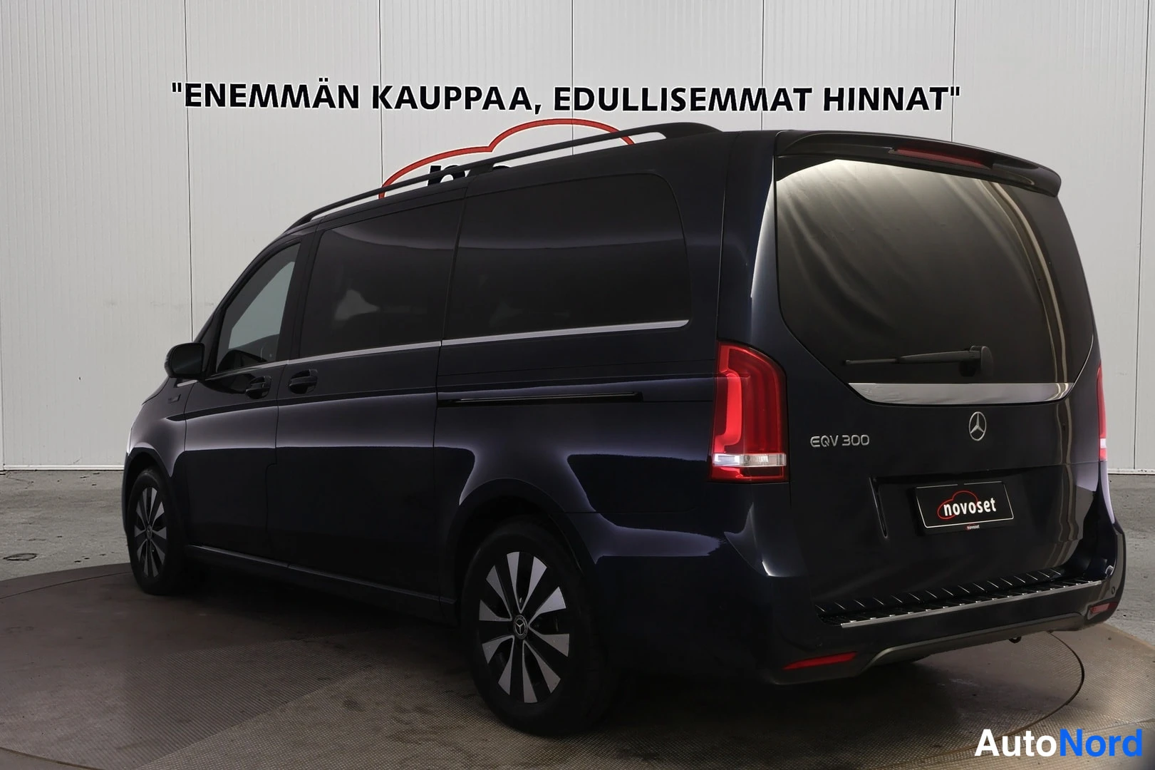 Sininen Mercedes-Benz EQV 2022, takaviisto, kuva 11