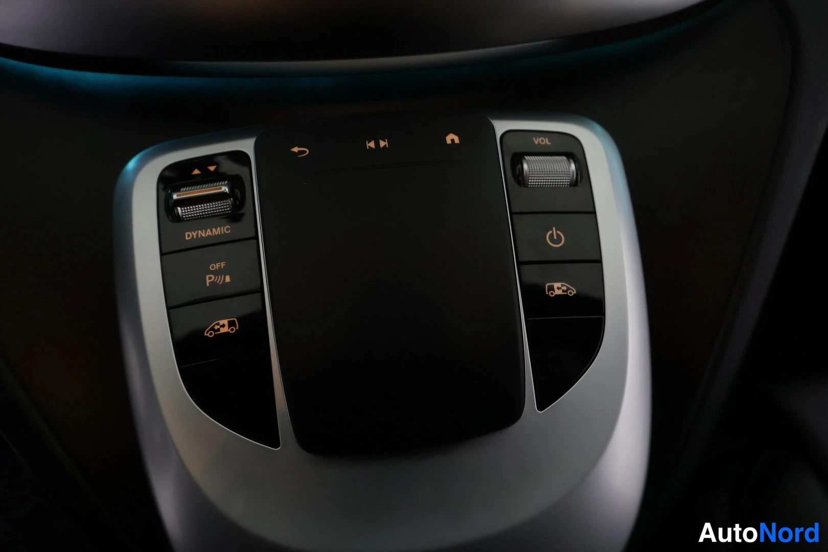 Sininen Mercedes-Benz EQV 2022, yksityiskohta, kuva 15