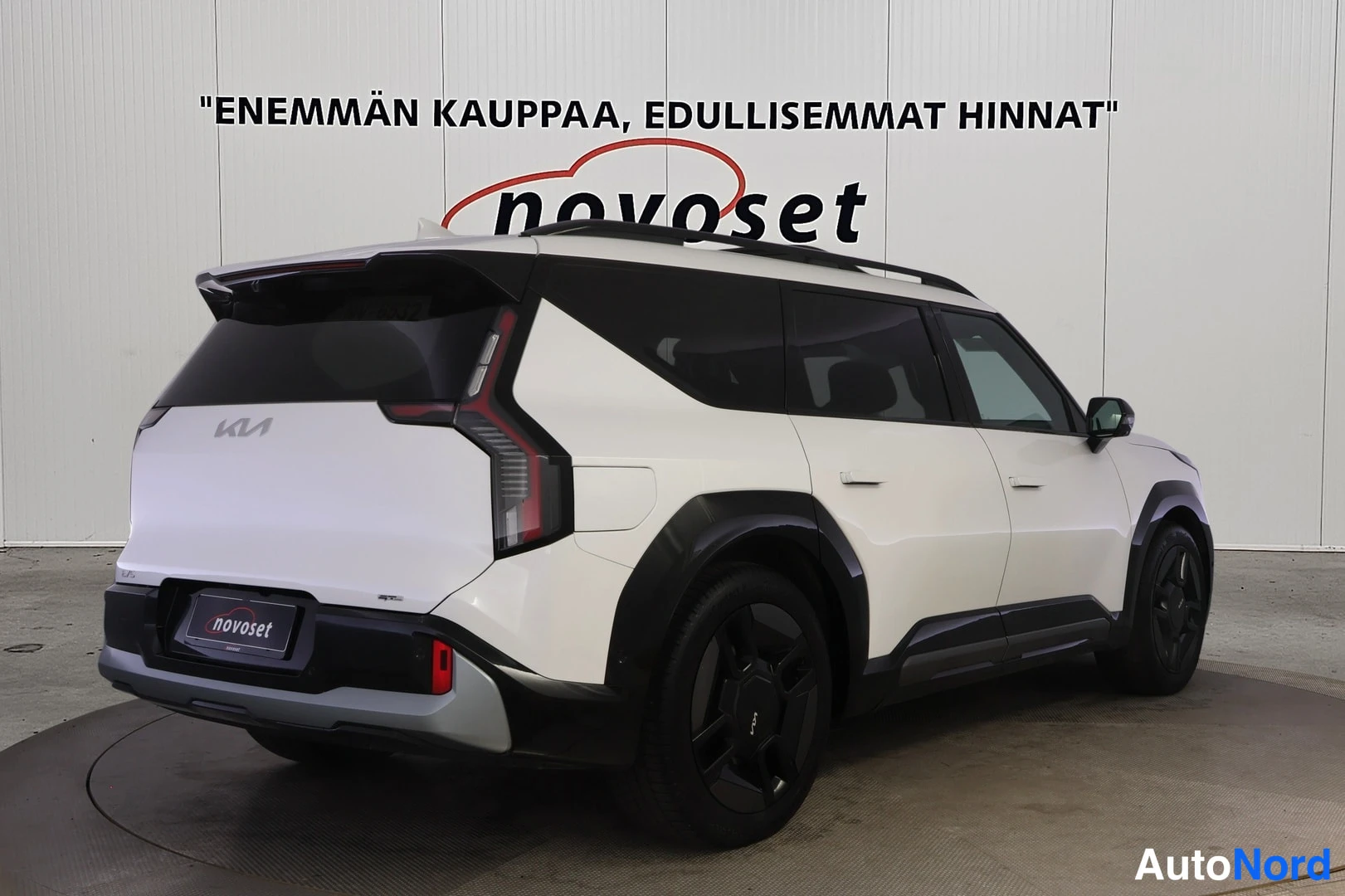 Valkoinen KIA EV9 2024, takaviisto, kuva 5