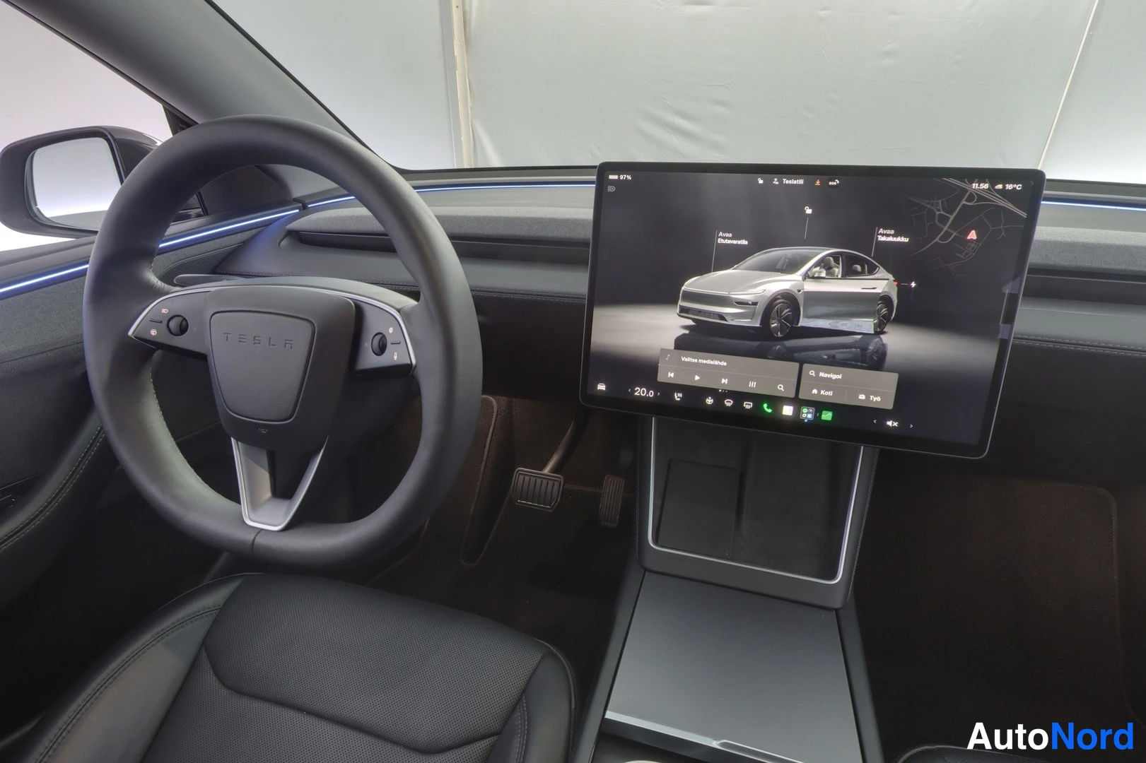Harmaa Tesla Model Y 2025, ohjaamo, kuva 8