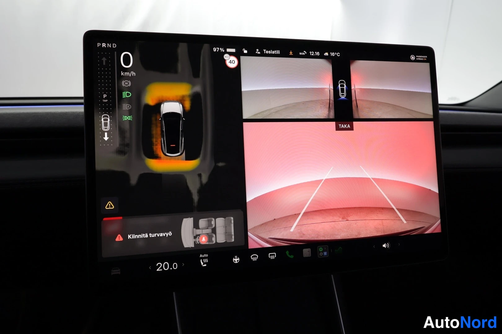 Harmaa Tesla Model Y 2025, yksityiskohta, kuva 33