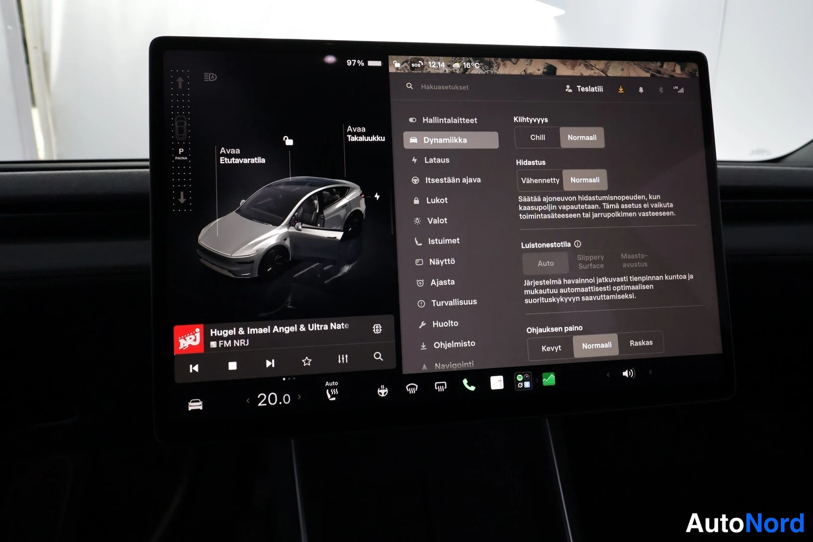 Harmaa Tesla Model Y 2025, kuva 39