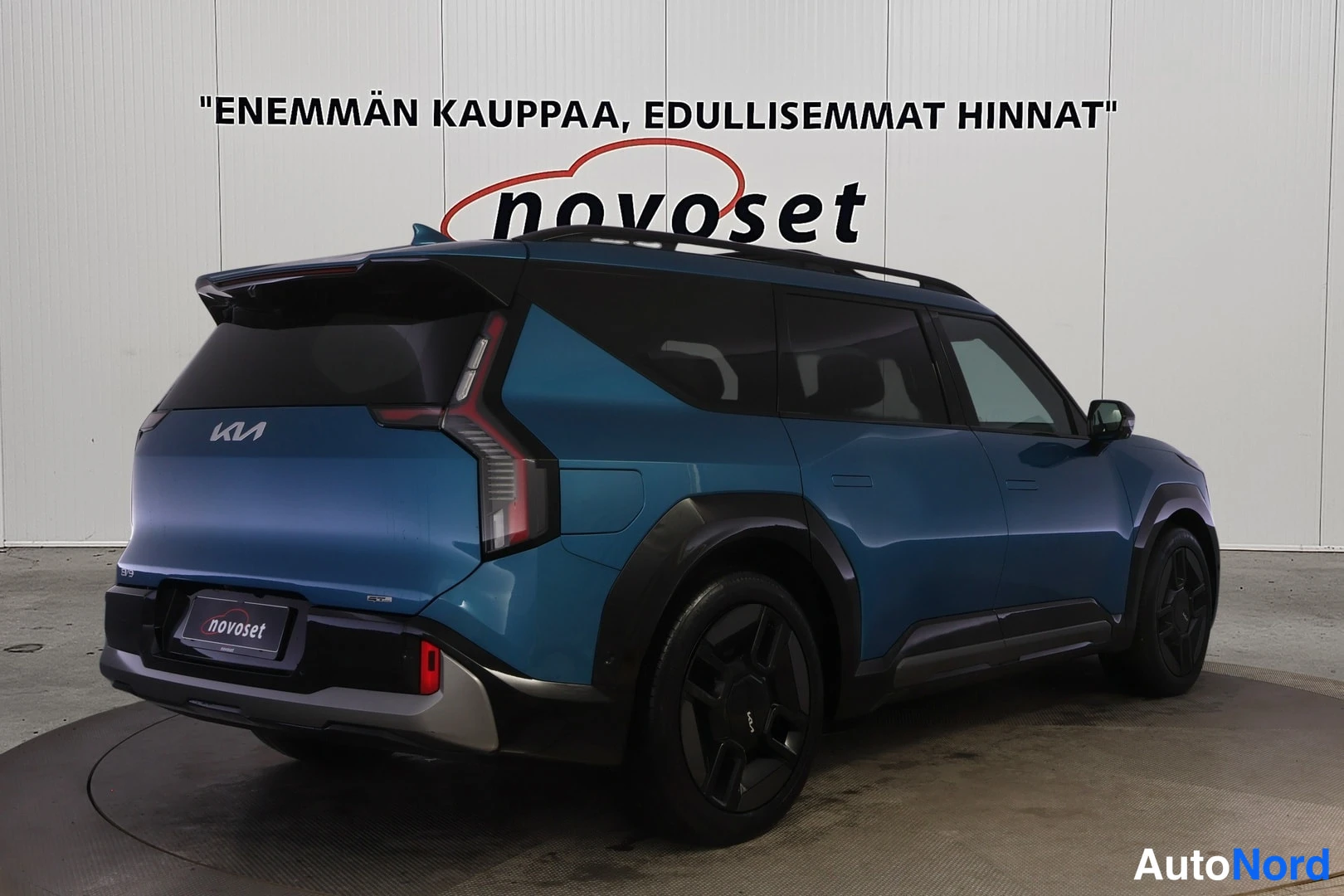 Sininen KIA EV9 2024, takaviisto, kuva 5