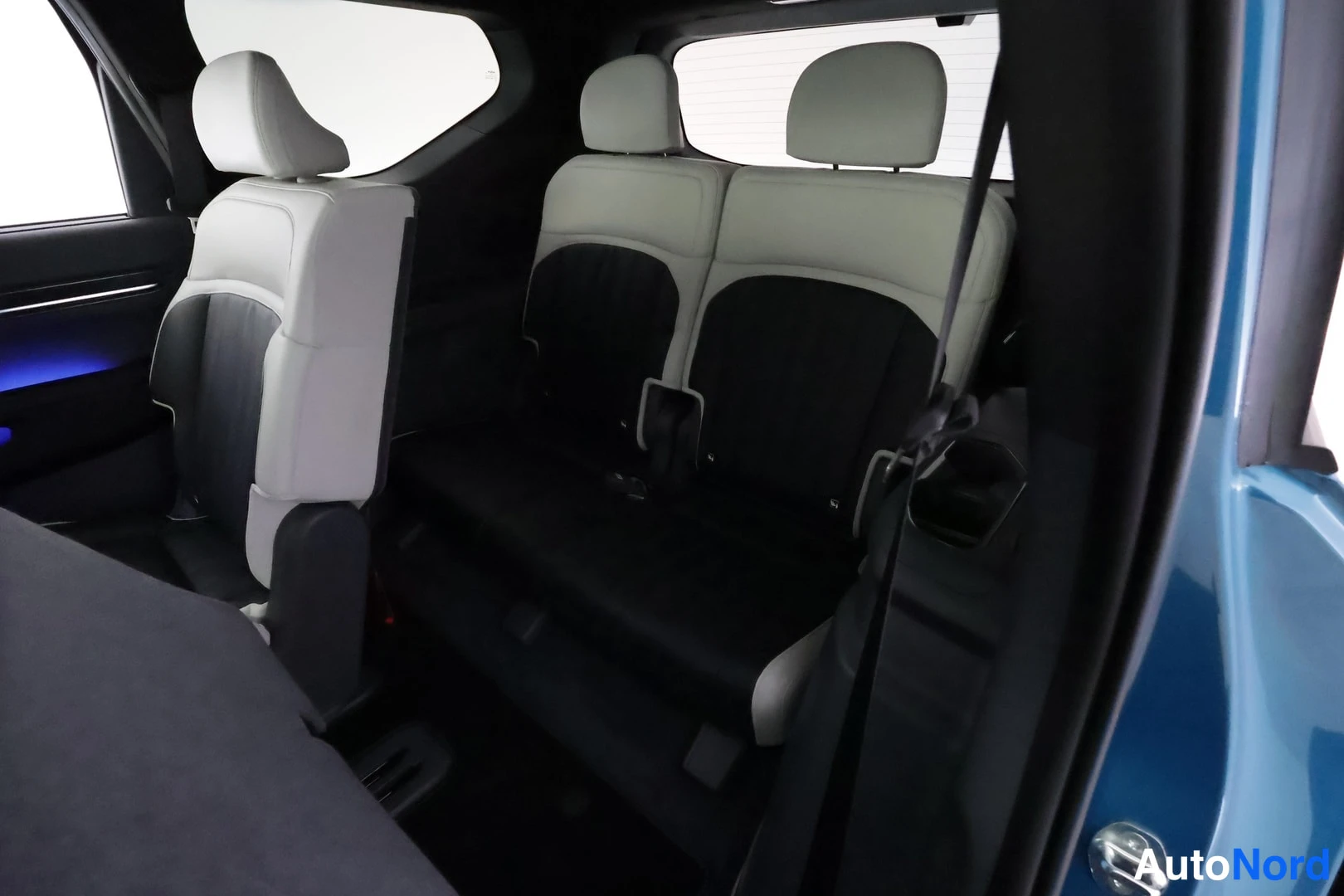 Sininen KIA EV9 2024, kuva 21