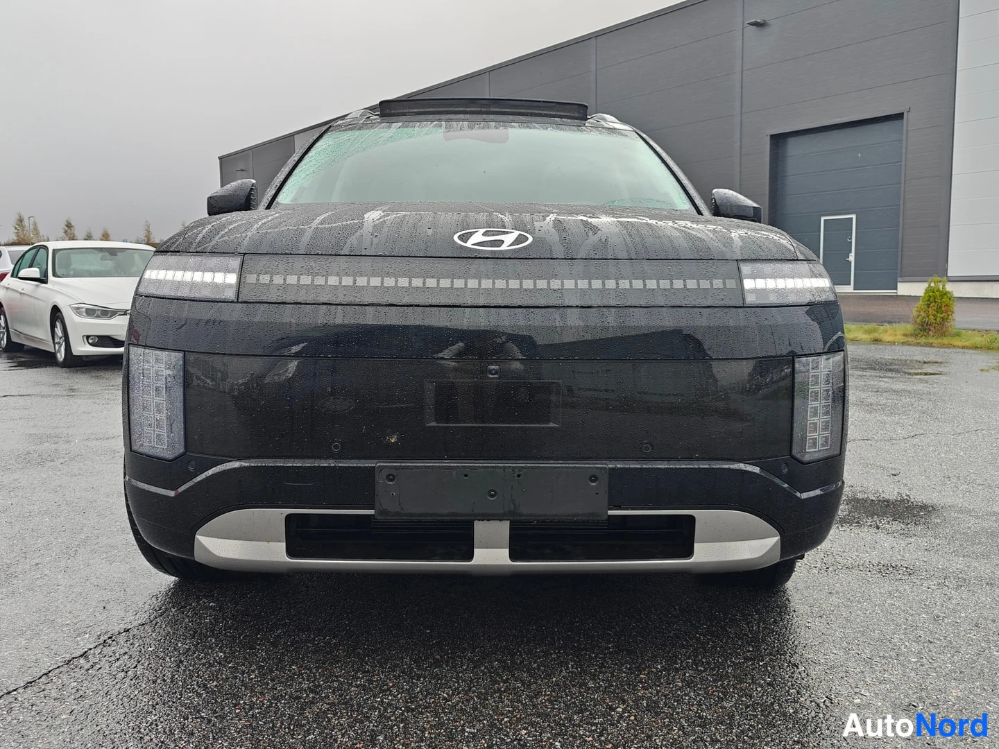 Valkoinen Hyundai IONIQ 9 2025, edestä, kuva 2