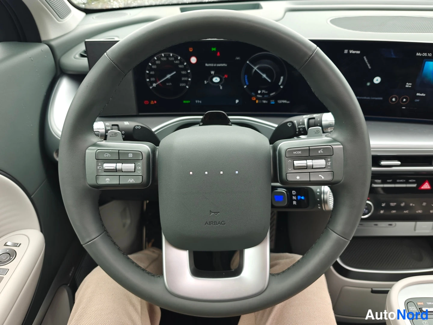Valkoinen Hyundai IONIQ 9 2025, kuva 7