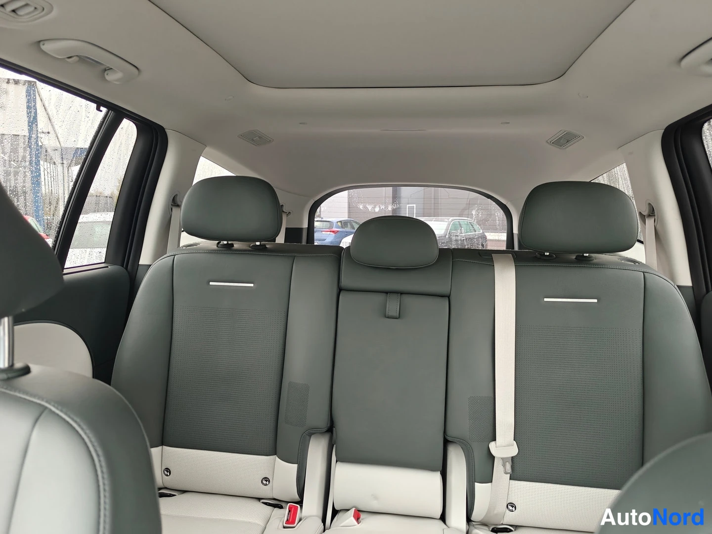 Valkoinen Hyundai IONIQ 9 2025, kuva 17