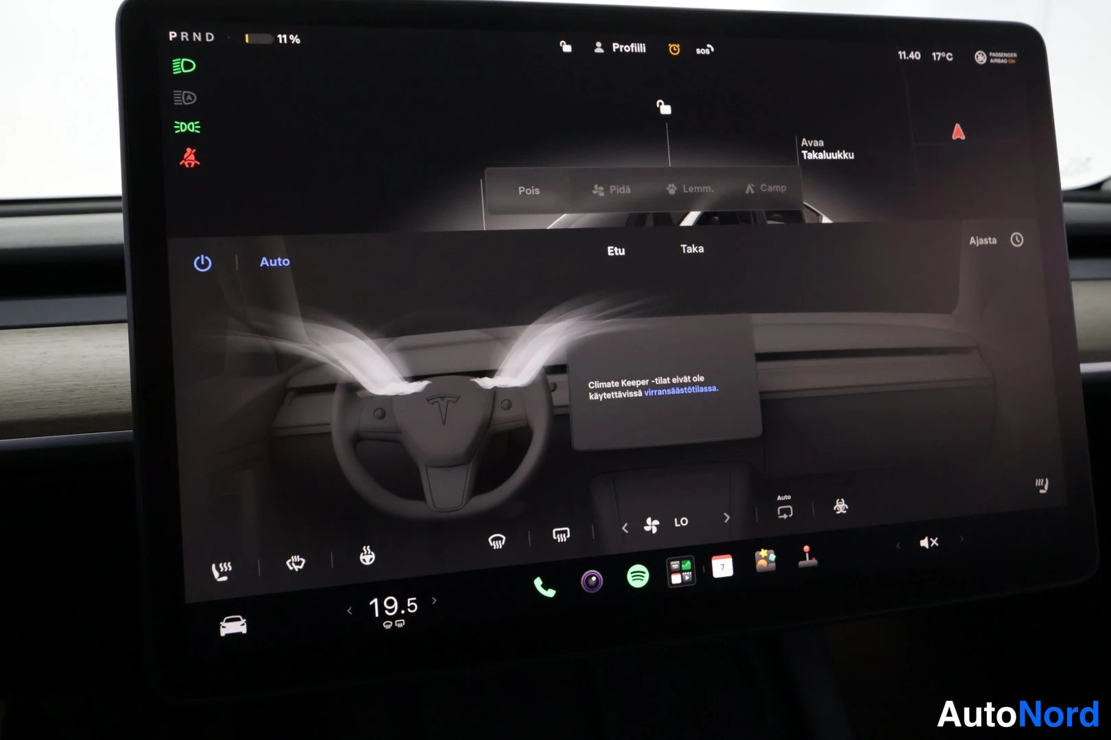 Valkoinen Tesla Model Y 2023, yksityiskohta, kuva 30