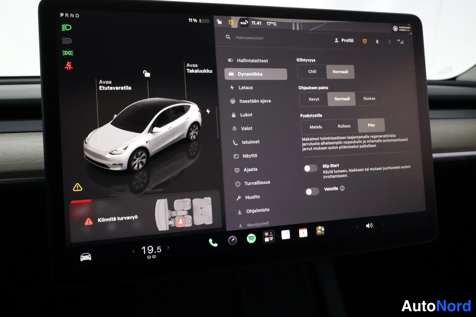 Valkoinen Tesla Model Y 2023, kuva 35