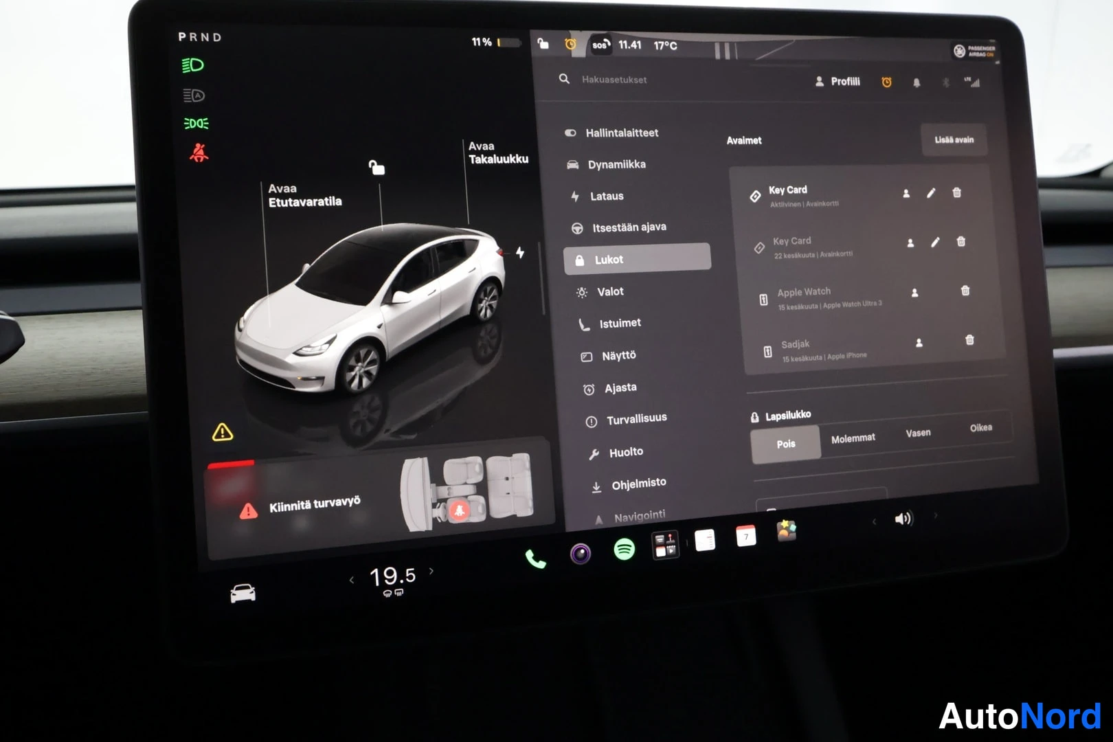 Valkoinen Tesla Model Y 2023, kuva 39