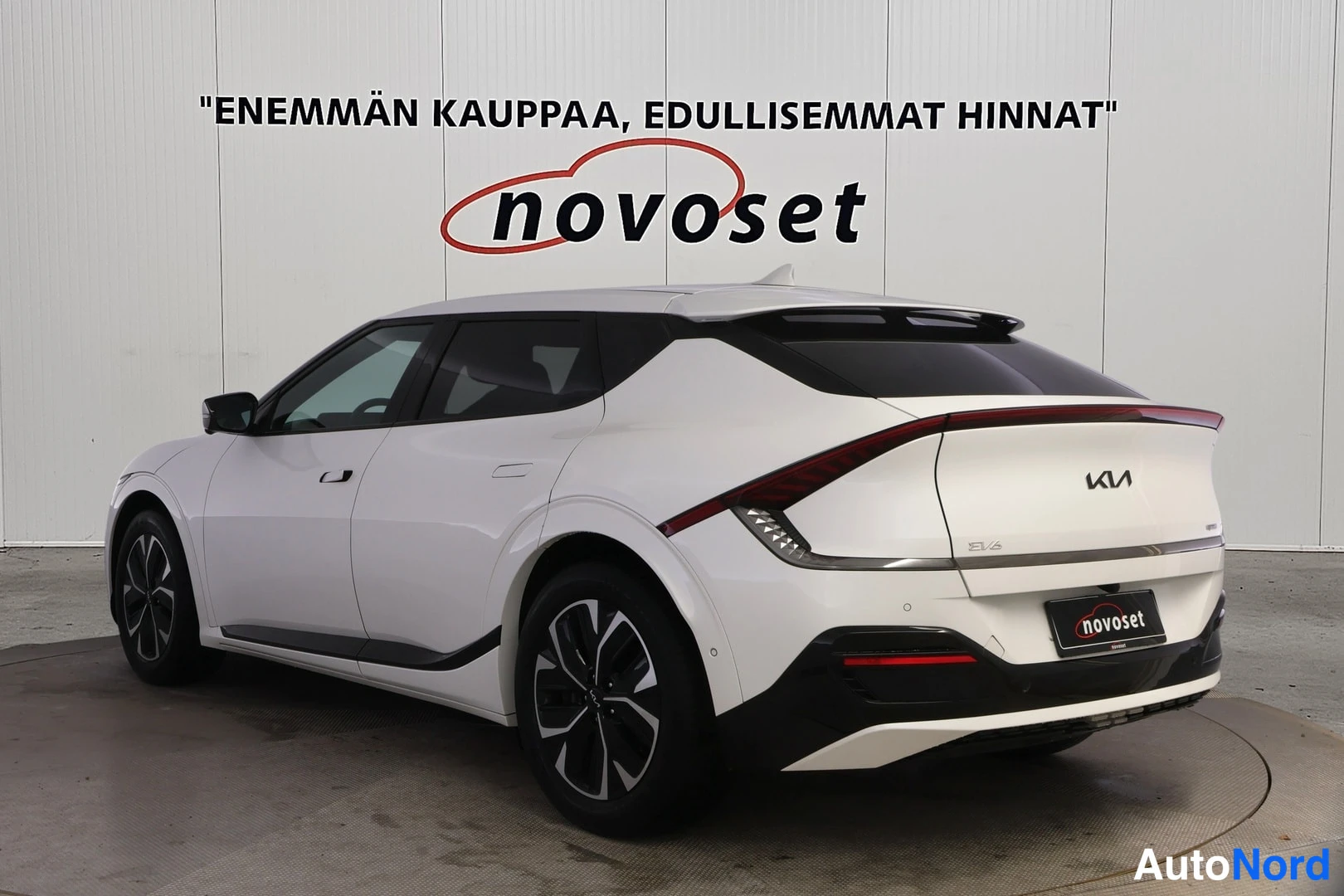 Valkoinen KIA EV6 2022, takaviisto, kuva 8