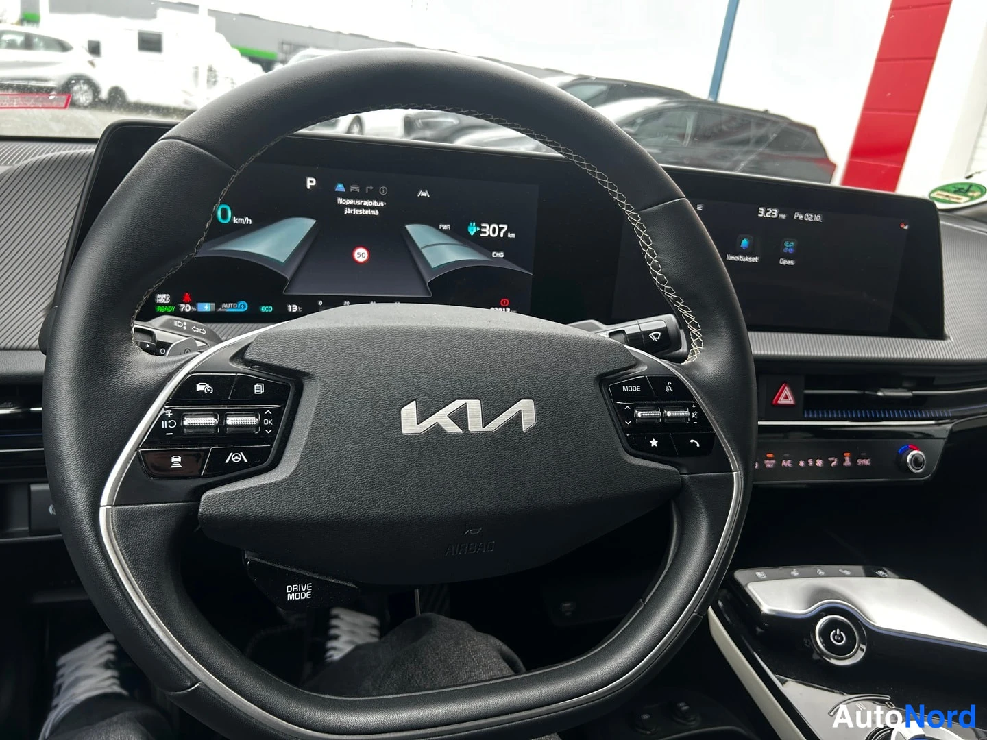 Valkoinen KIA EV6 2022, kuva 55