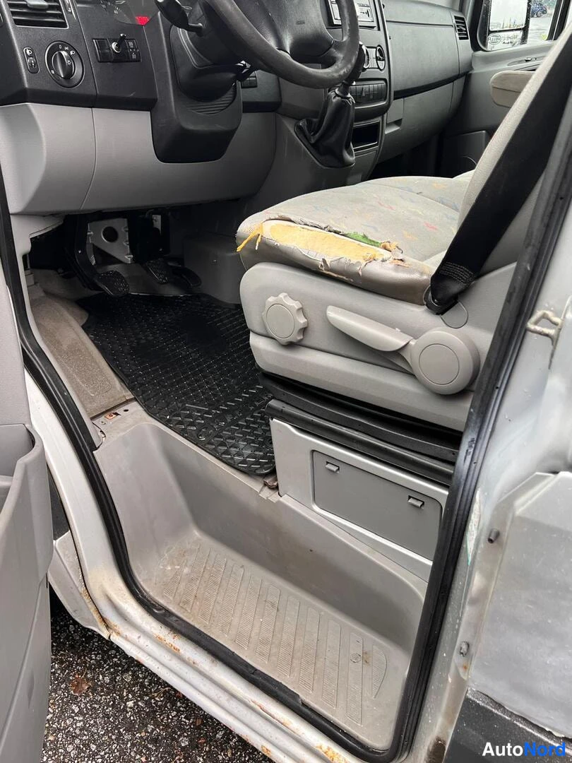 Hopea Volkswagen Crafter 2011, etuistuimet, kuva 10