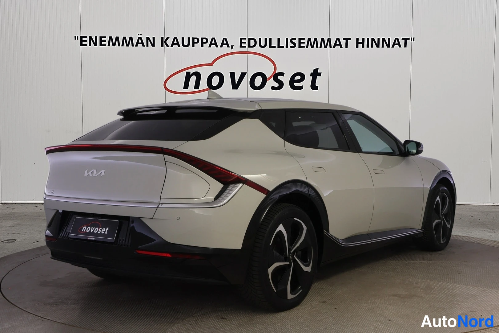 Valkoinen KIA EV6 2022, takaviisto, kuva 6