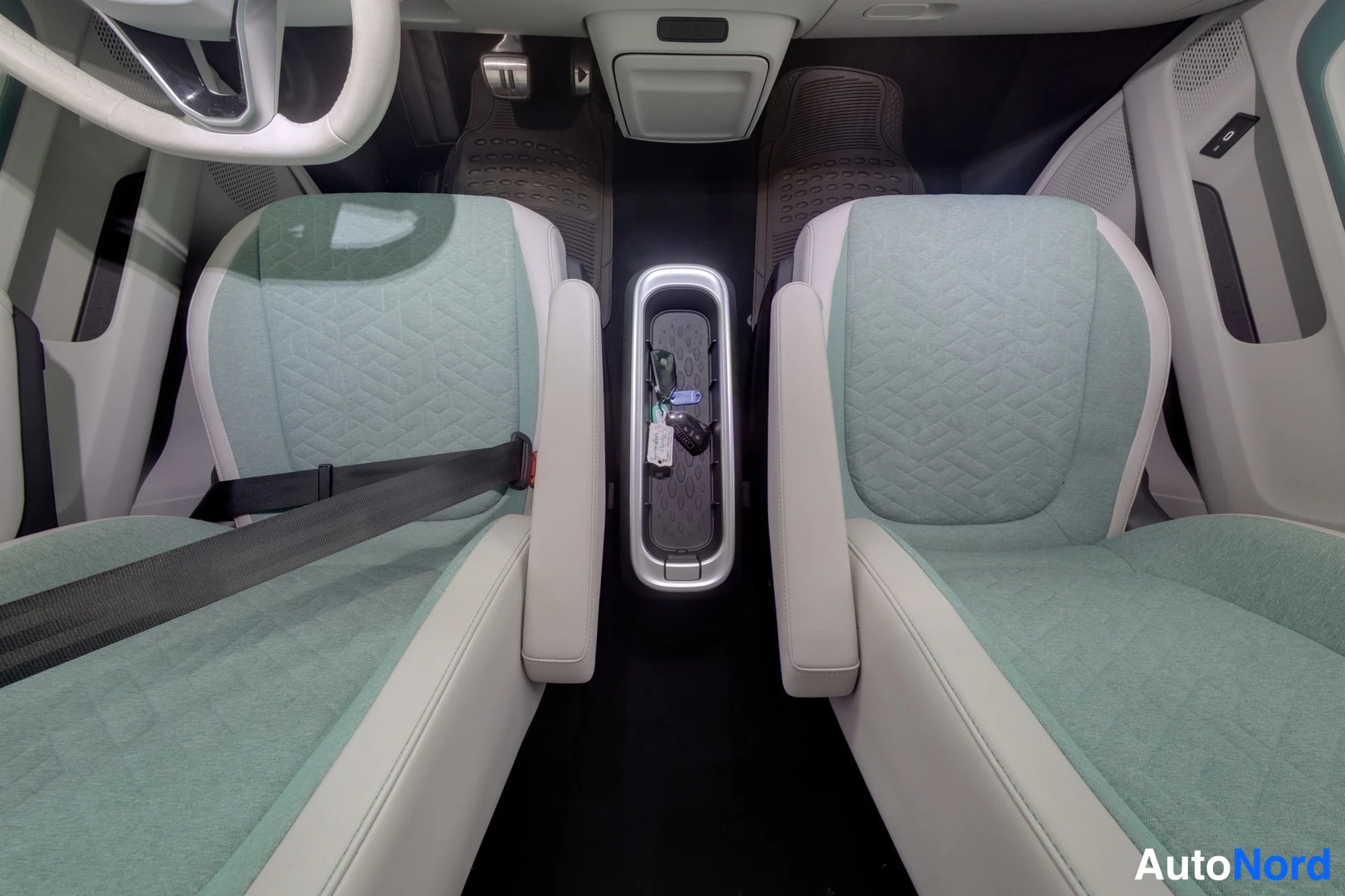 Volkswagen ID. Buzz 2024, edestä, kuva 8