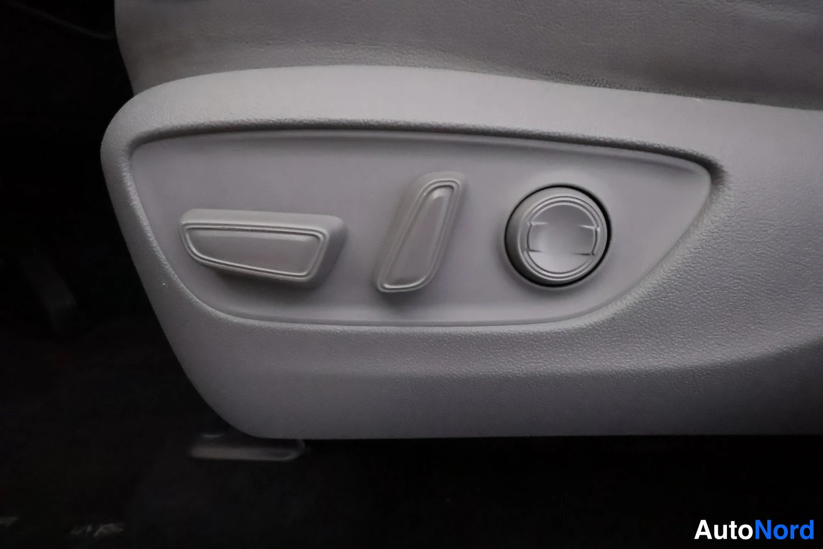Punainen Toyota HIGHLANDER 2021, kuva 24