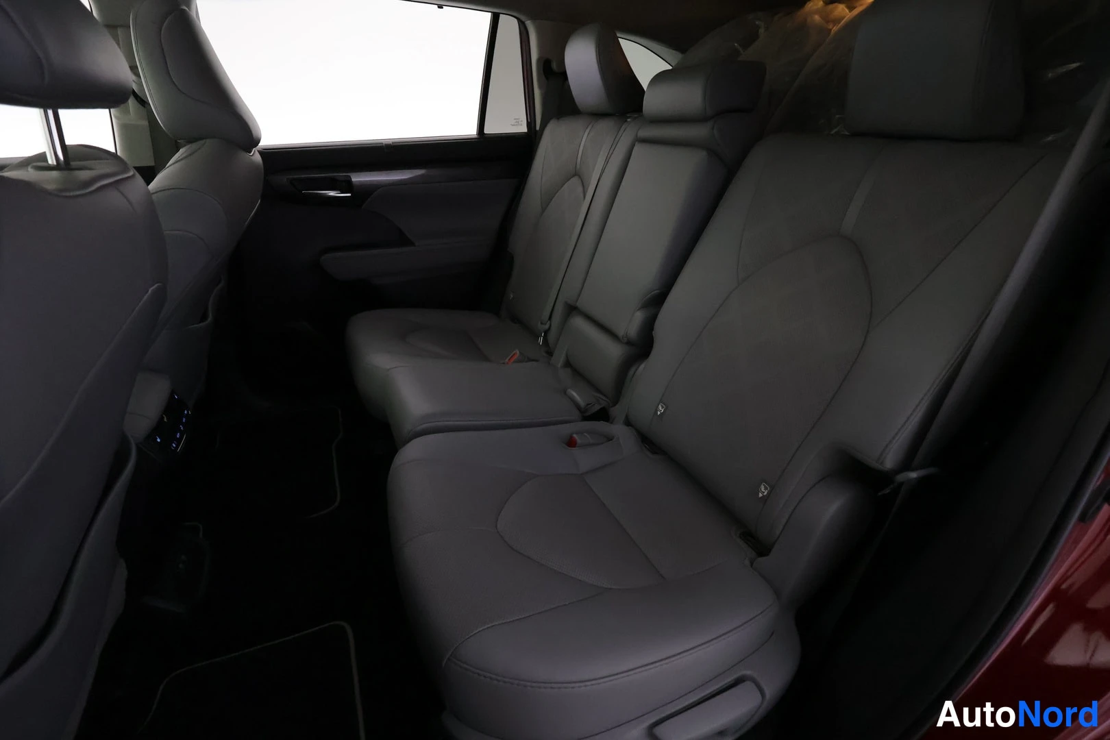Punainen Toyota HIGHLANDER 2021, kuva 27