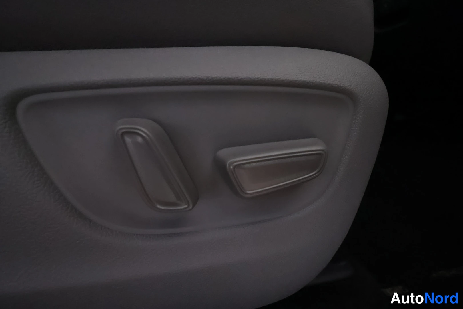 Punainen Toyota HIGHLANDER 2021, kuva 39