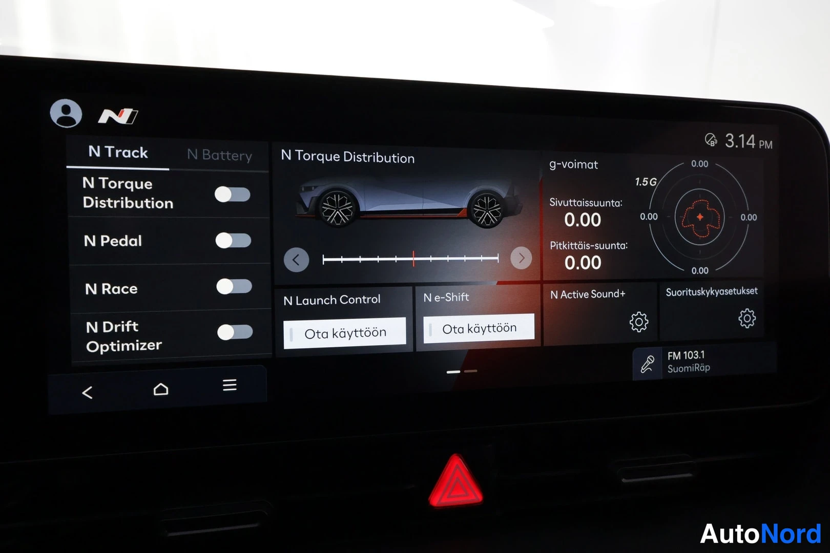 Muu: Auton infotainment-näyttö N Track -valikossa: N Torque Distribution, N Pedal, N Race ja N Drift Optimizer -toiminnot sekä N Launch Control- ja N e-Shift -kentät