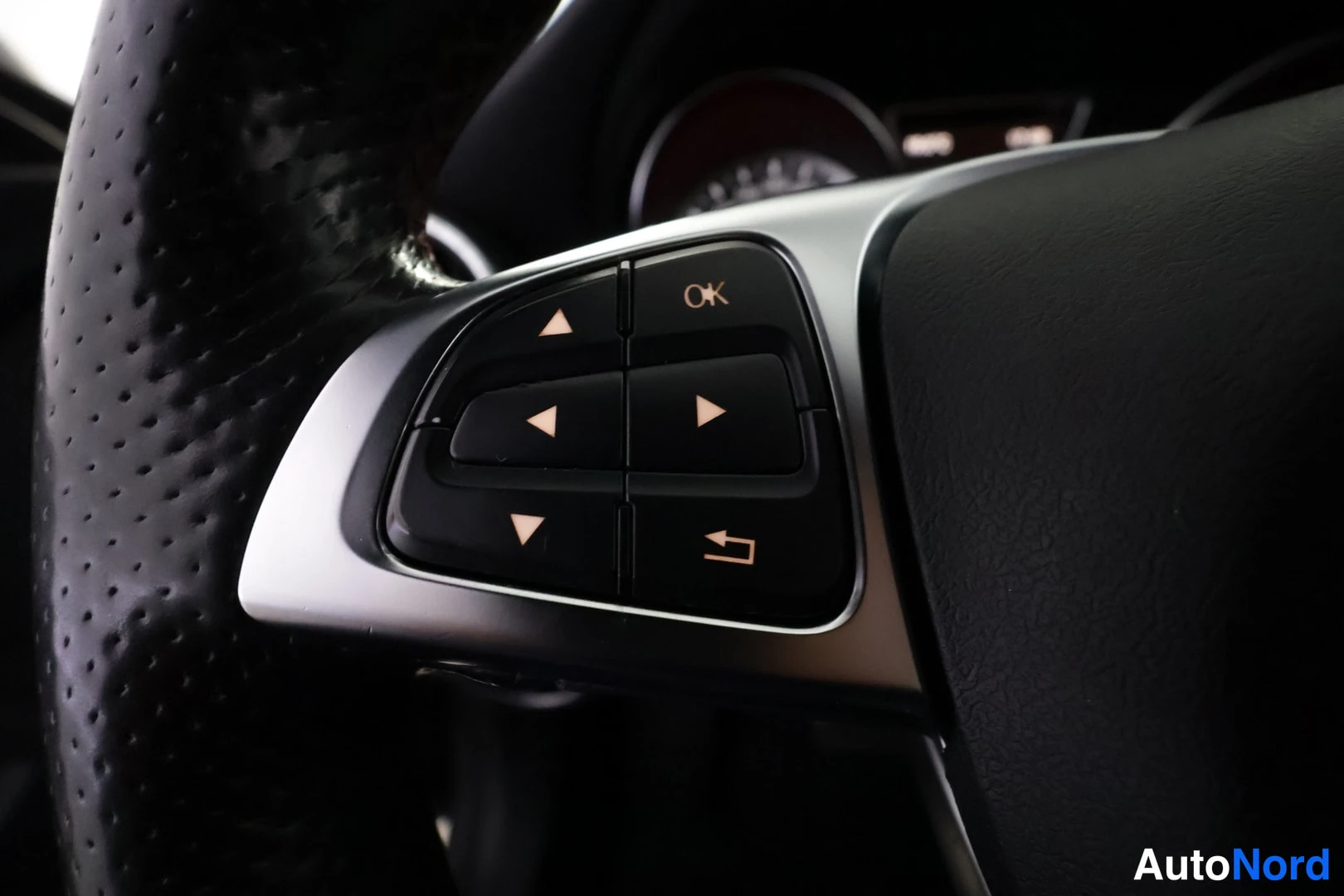 Harmaa Mercedes-Benz CLA 2015, kuva 39