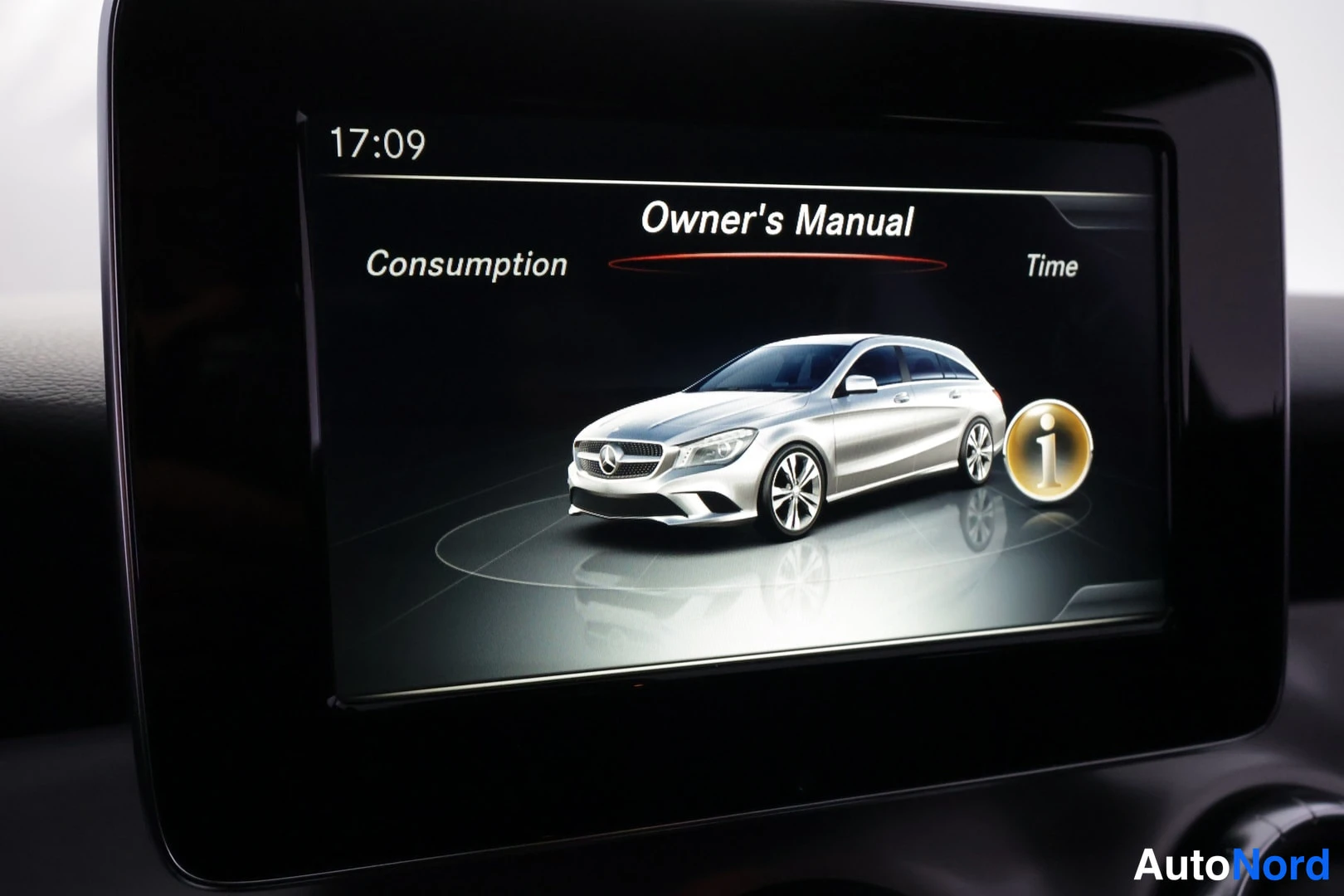 Harmaa Mercedes-Benz CLA 2015, yksityiskohta, kuva 12