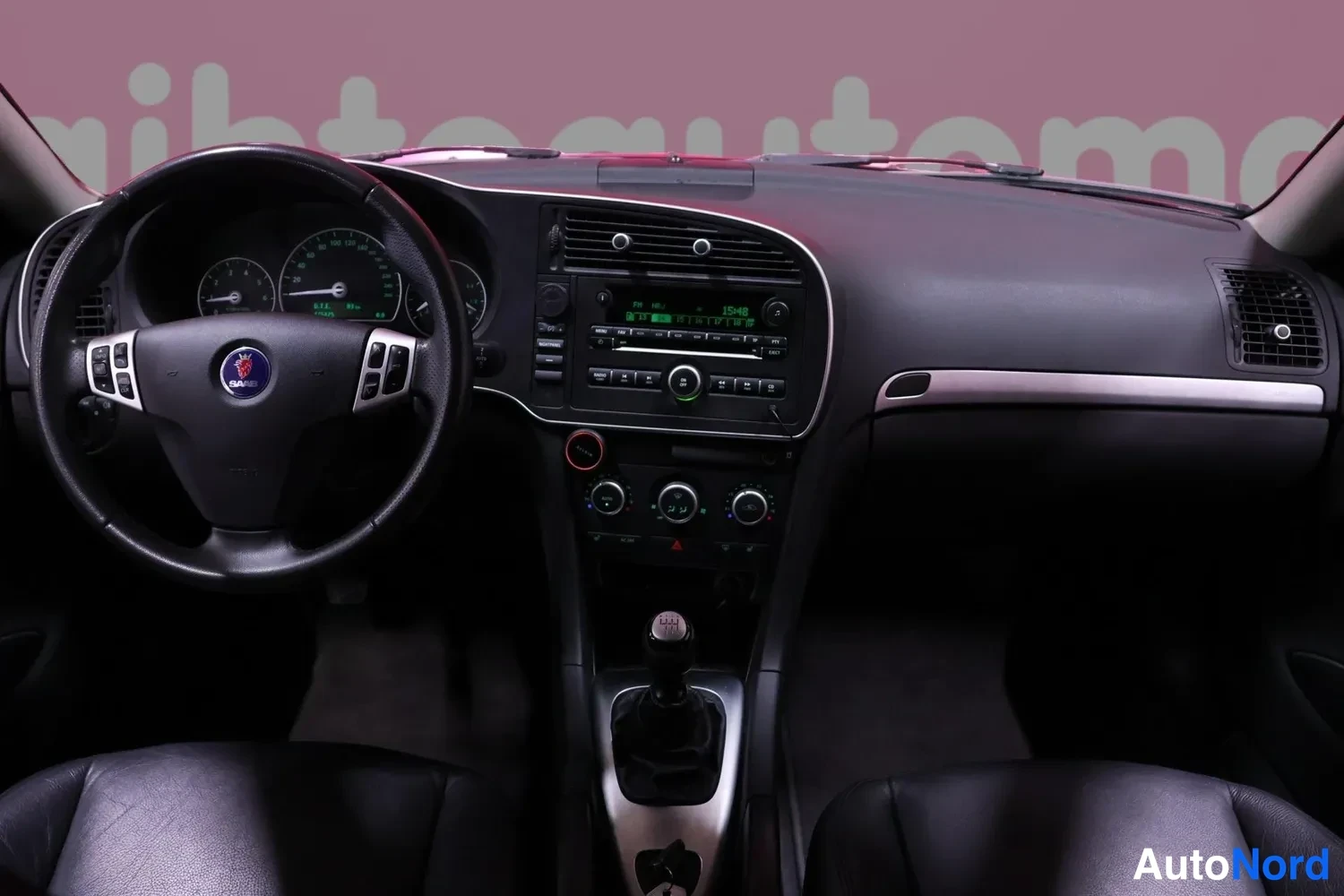 Musta Saab 9-3 2009, ohjaamo, kuva 7