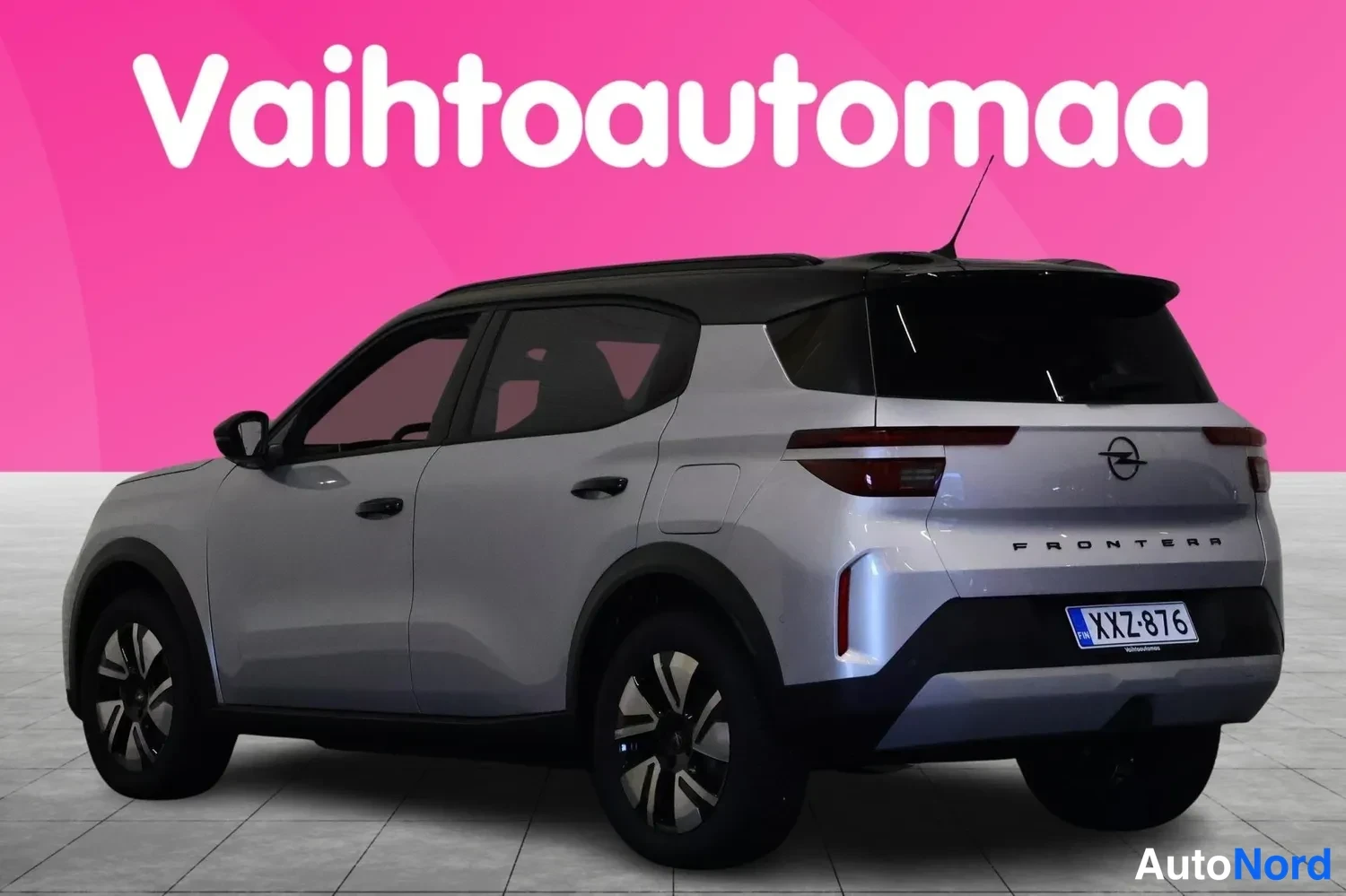 Takaviisto: Opel Frontera takaviistöstä vasemmalta, Frontera-teksti takaluukussa, rekisteritunnus.