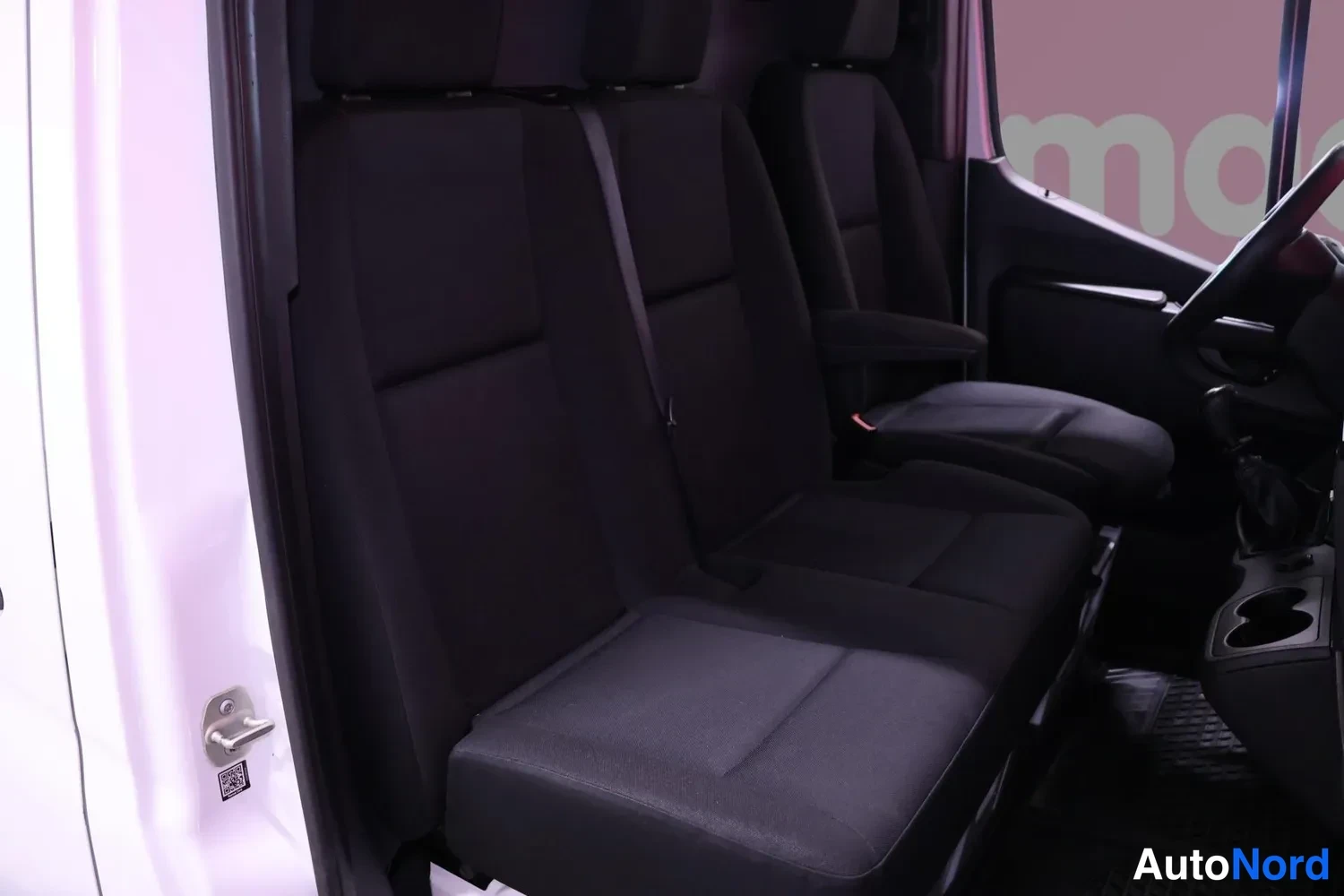 Valkoinen Mercedes-Benz Sprinter 314 CDI 2019, etuistuimet, kuva 16